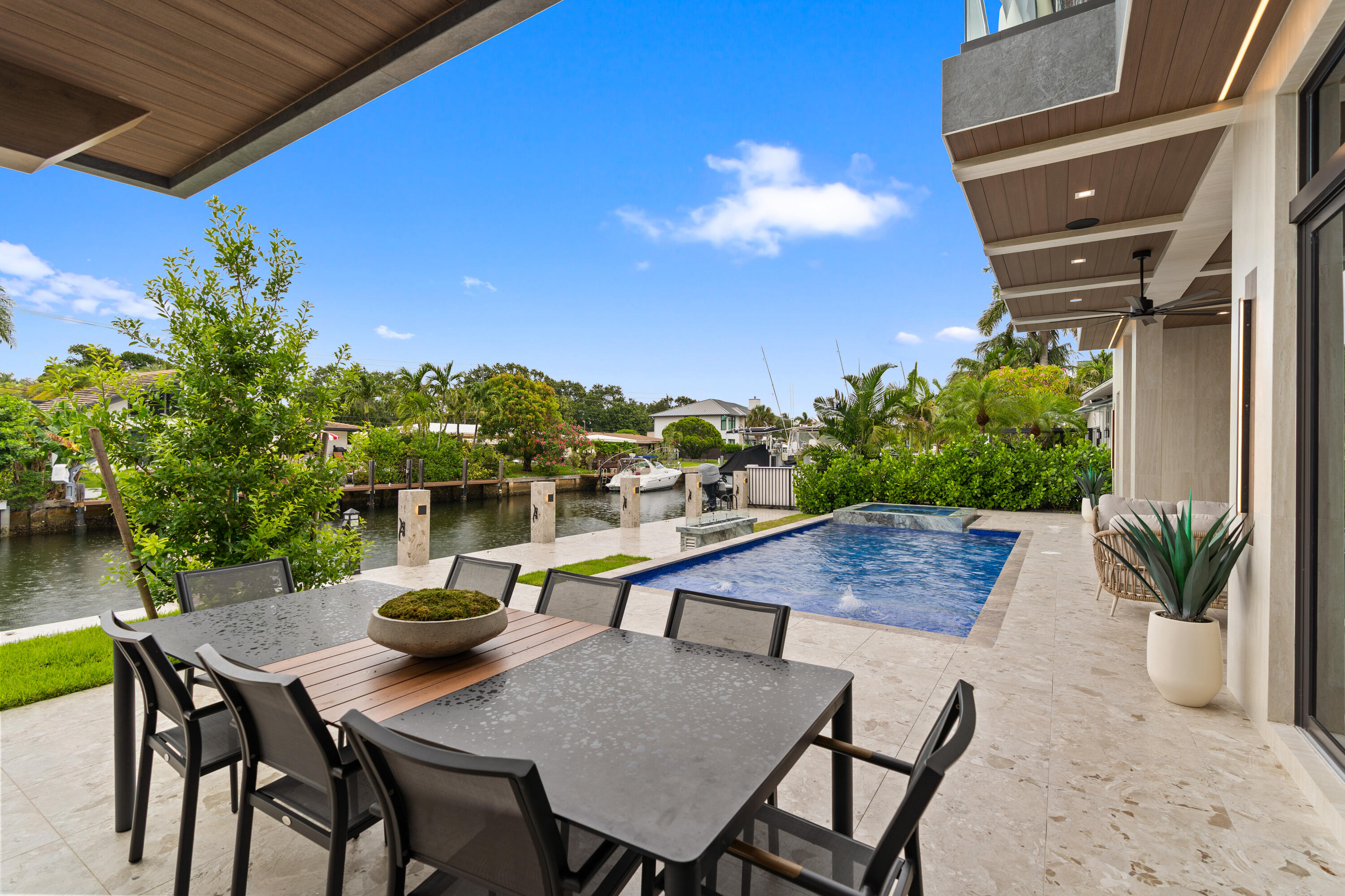 CORAL KEY VILLAS 2ND SEC - Residential
