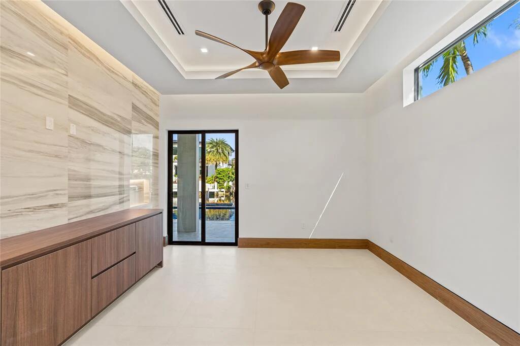 CORAL KEY VILLAS 2ND SEC - Residential