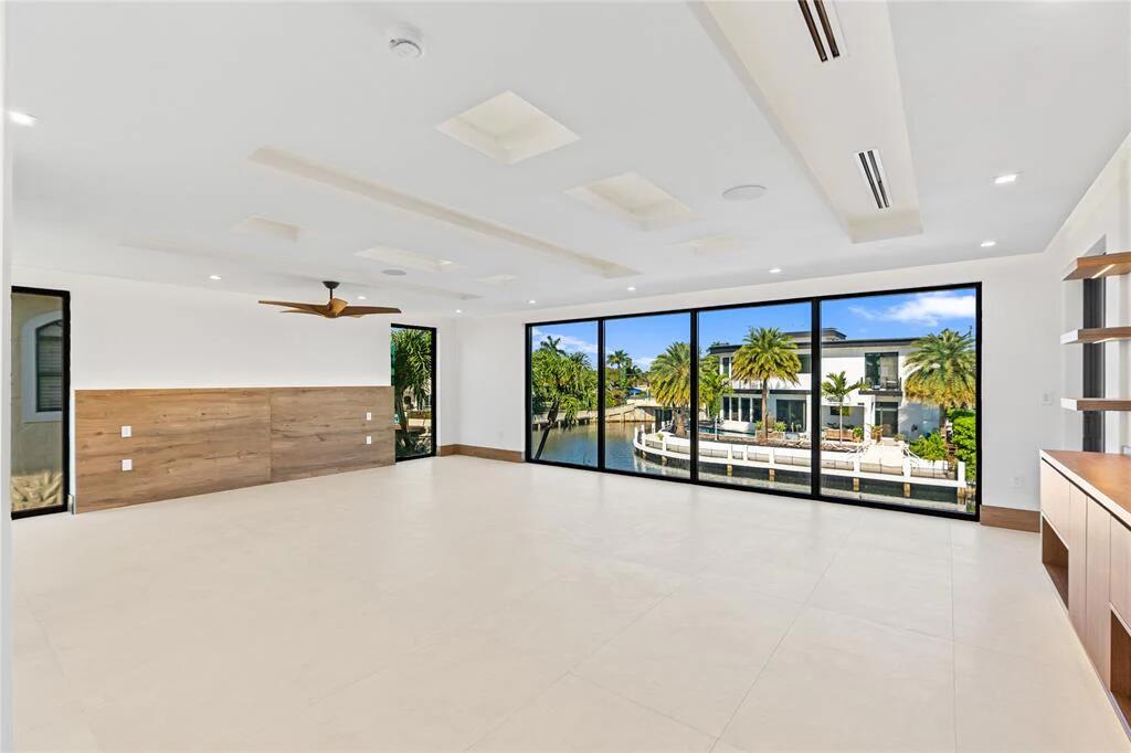 CORAL KEY VILLAS 2ND SEC - Residential