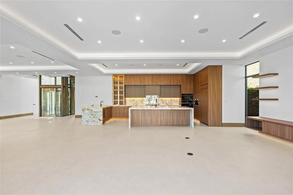 CORAL KEY VILLAS 2ND SEC - Residential