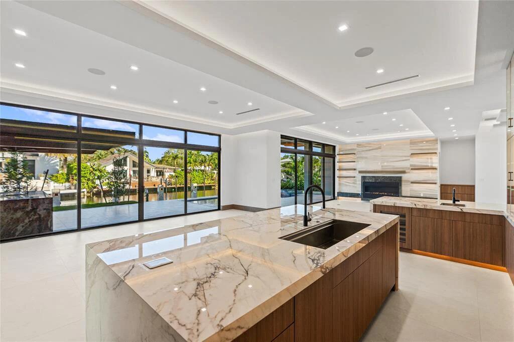 CORAL KEY VILLAS 2ND SEC - Residential