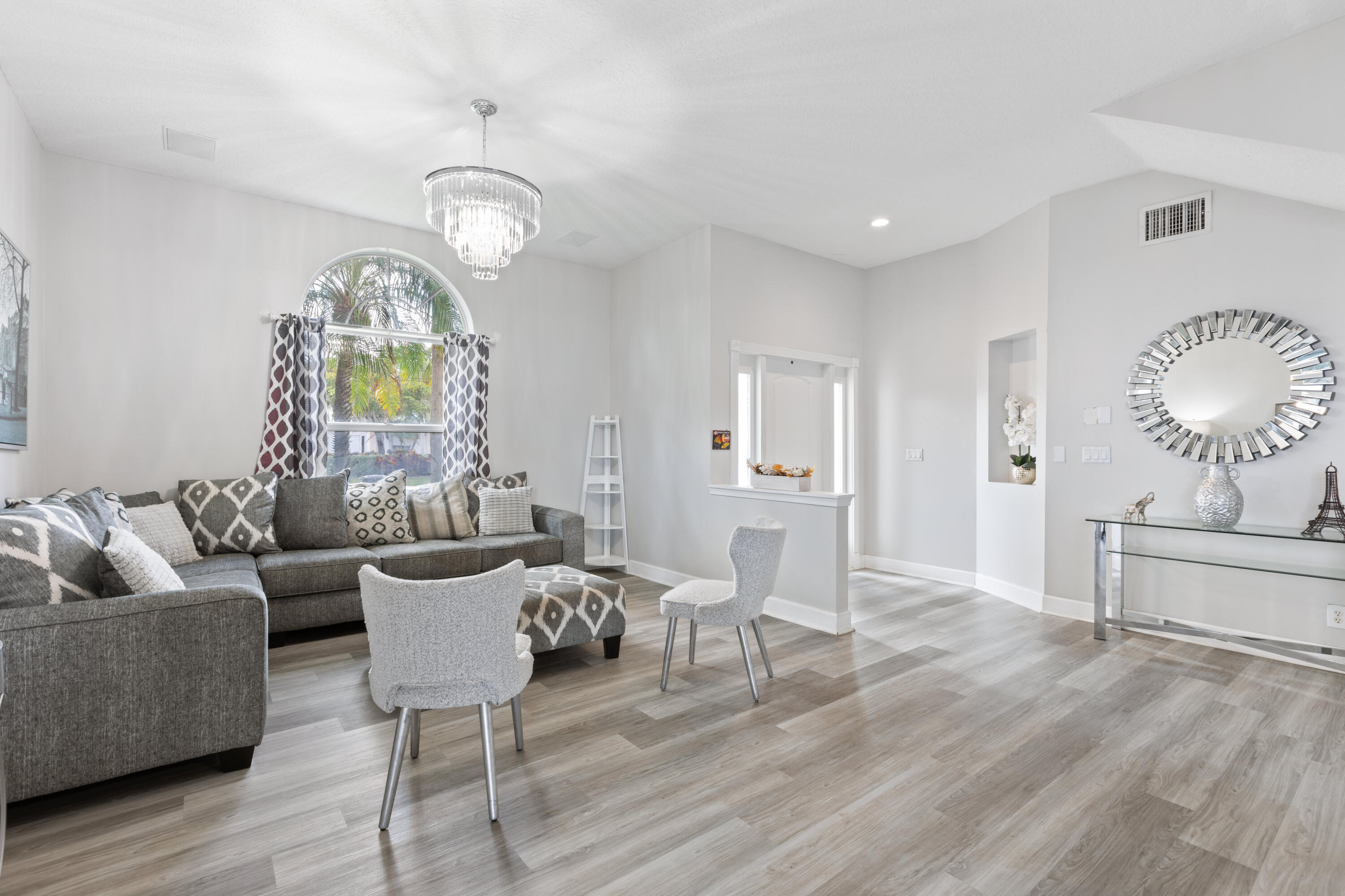 LAKES OF LAGUNA - Residential Lease