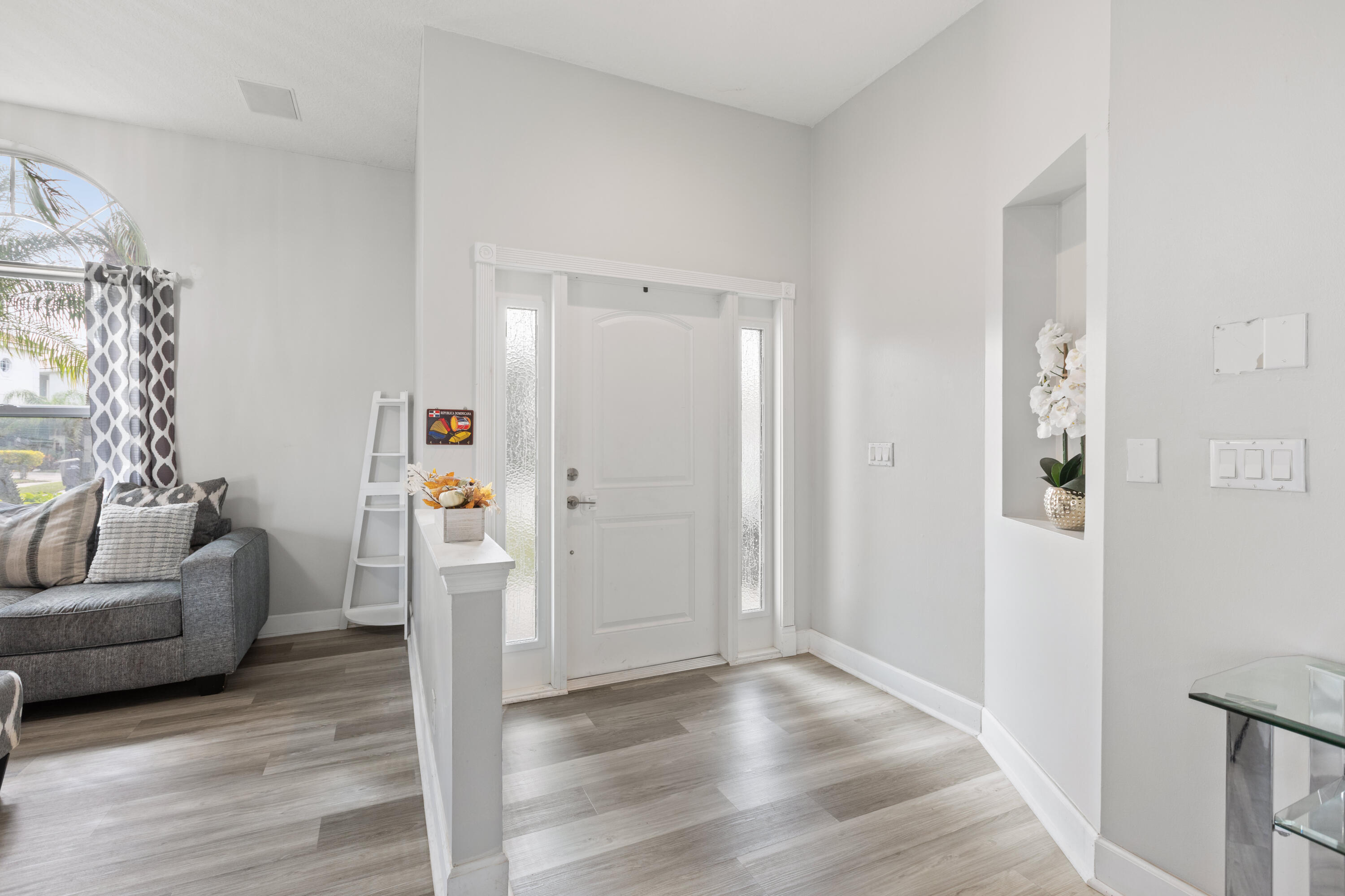 LAKES OF LAGUNA - Residential Lease