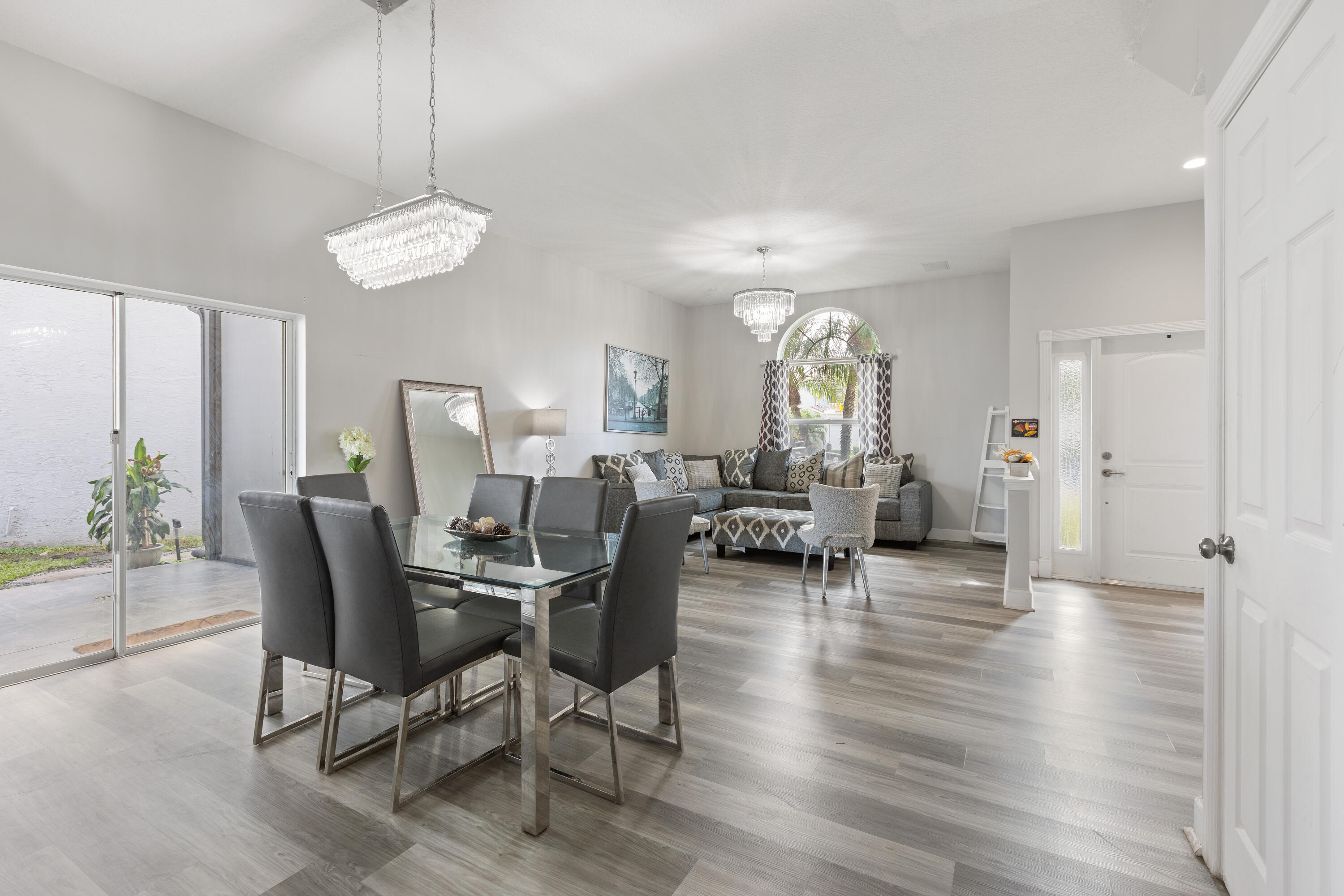 LAKES OF LAGUNA - Residential Lease