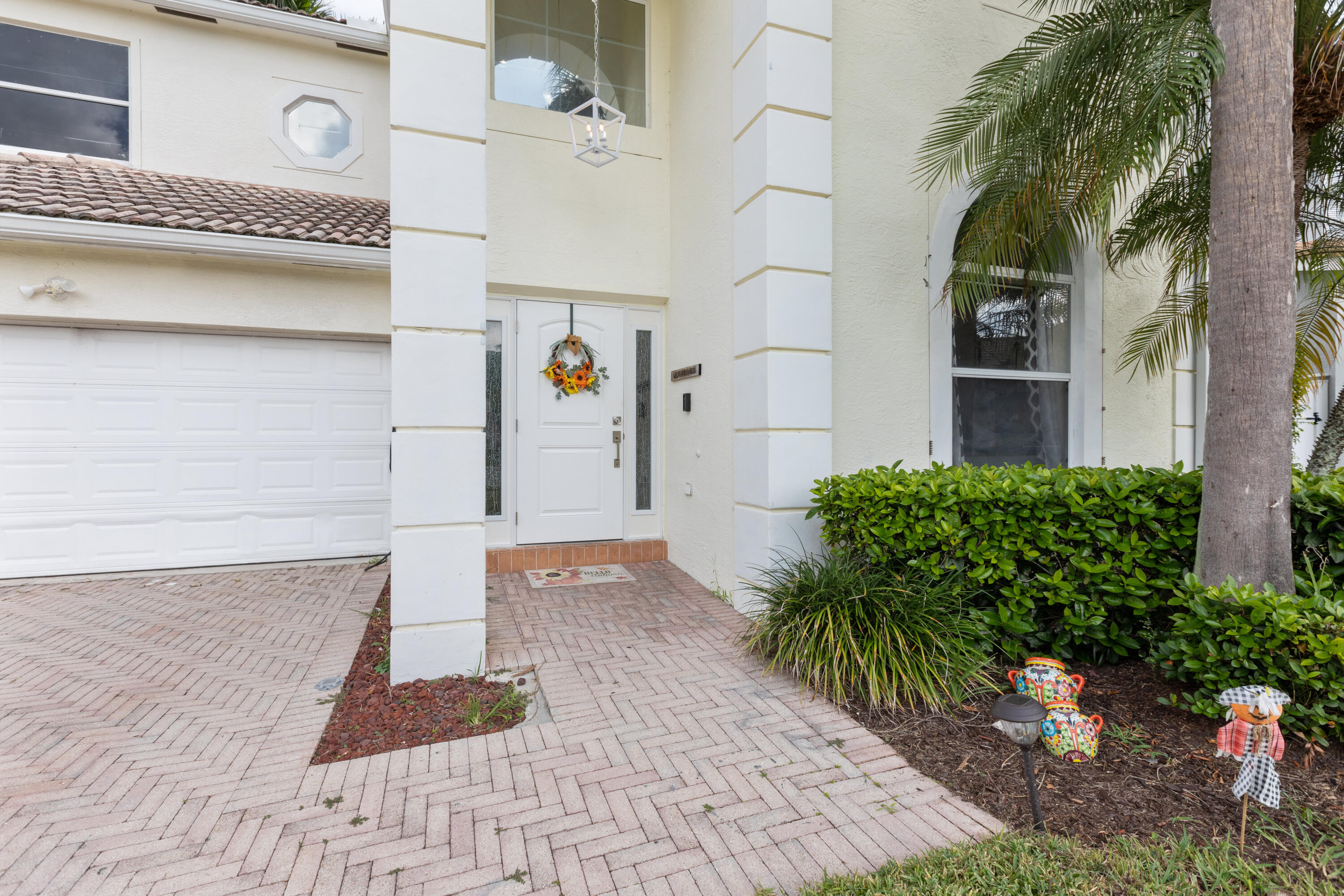 LAKES OF LAGUNA - Residential Lease