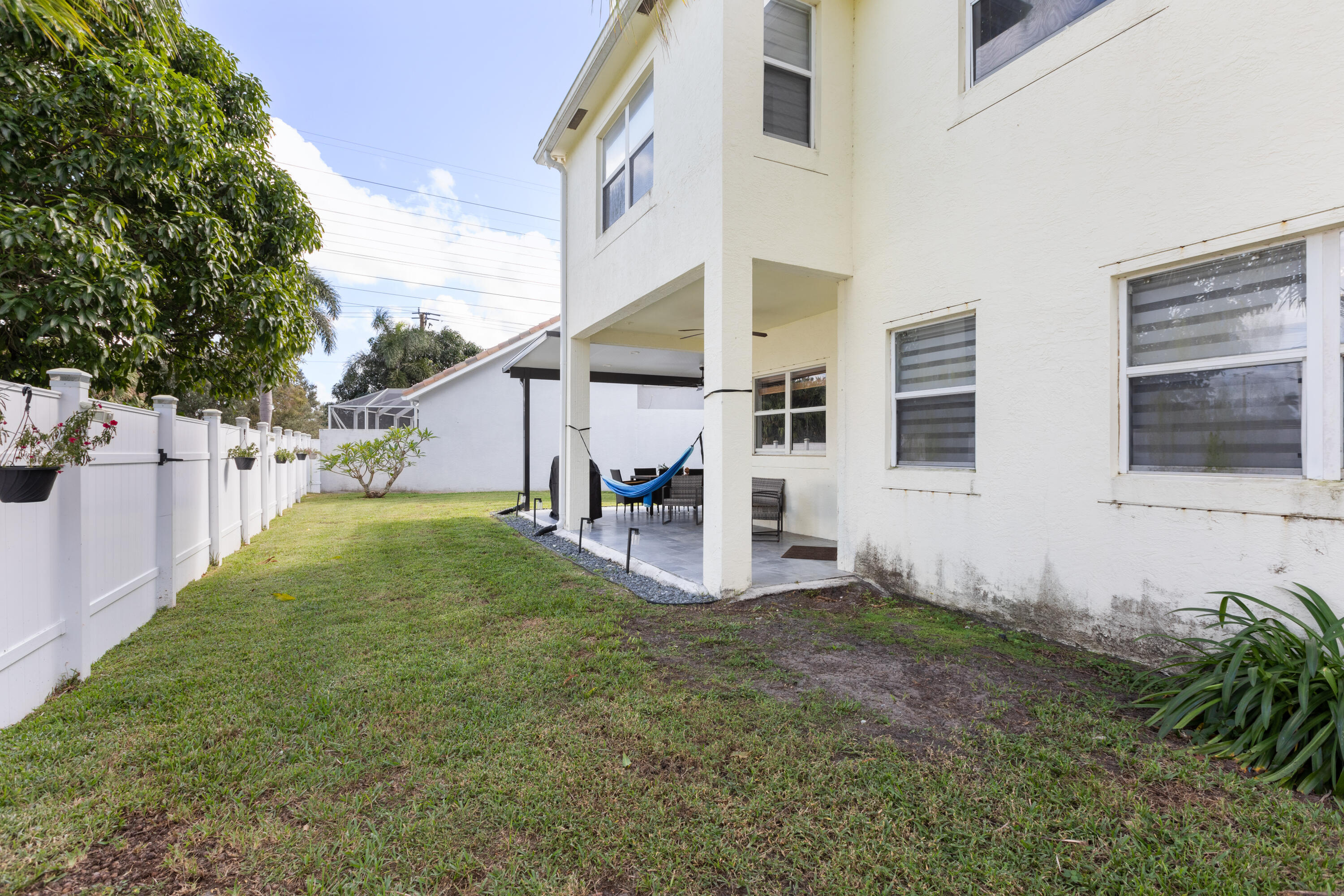 LAKES OF LAGUNA - Residential Lease