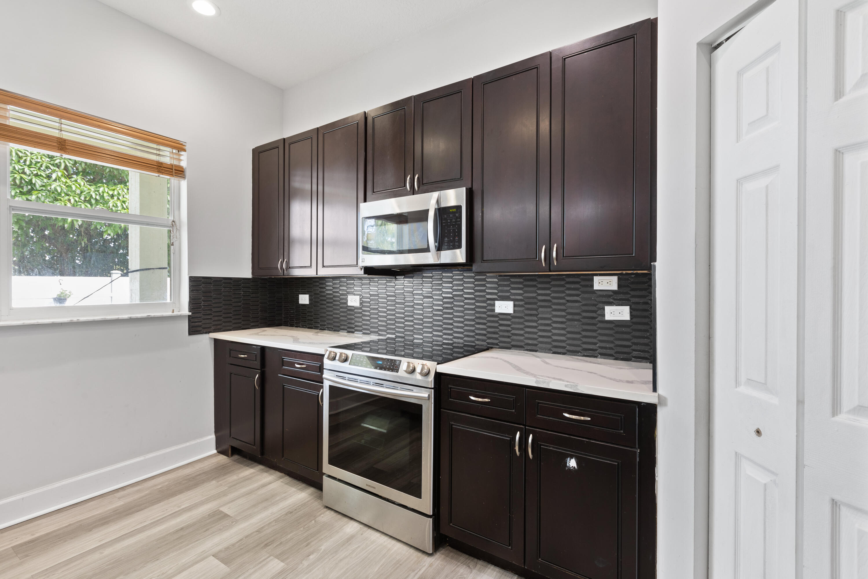 LAKES OF LAGUNA - Residential Lease