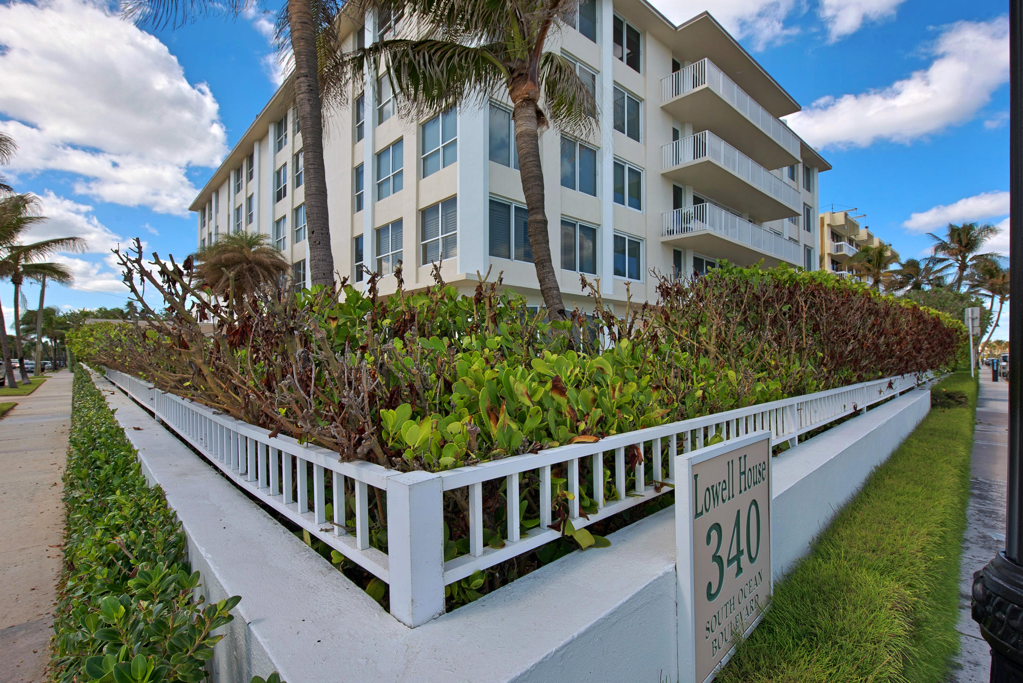 LOWELL HOUSE CONDO LTS 53 - Residential