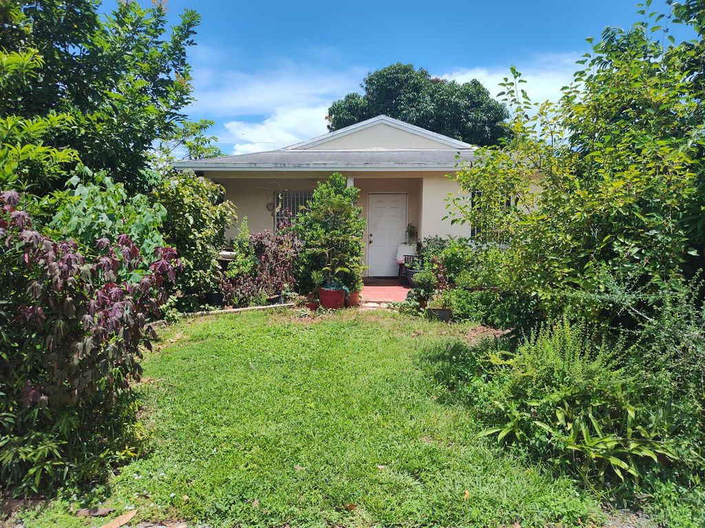 Photo of 105 SW 7th Avenue, Delray Beach, FL 33444 (MLS # R10910327)