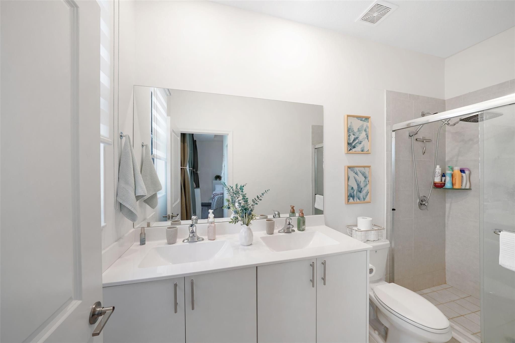 VISTA LAGO - Residential