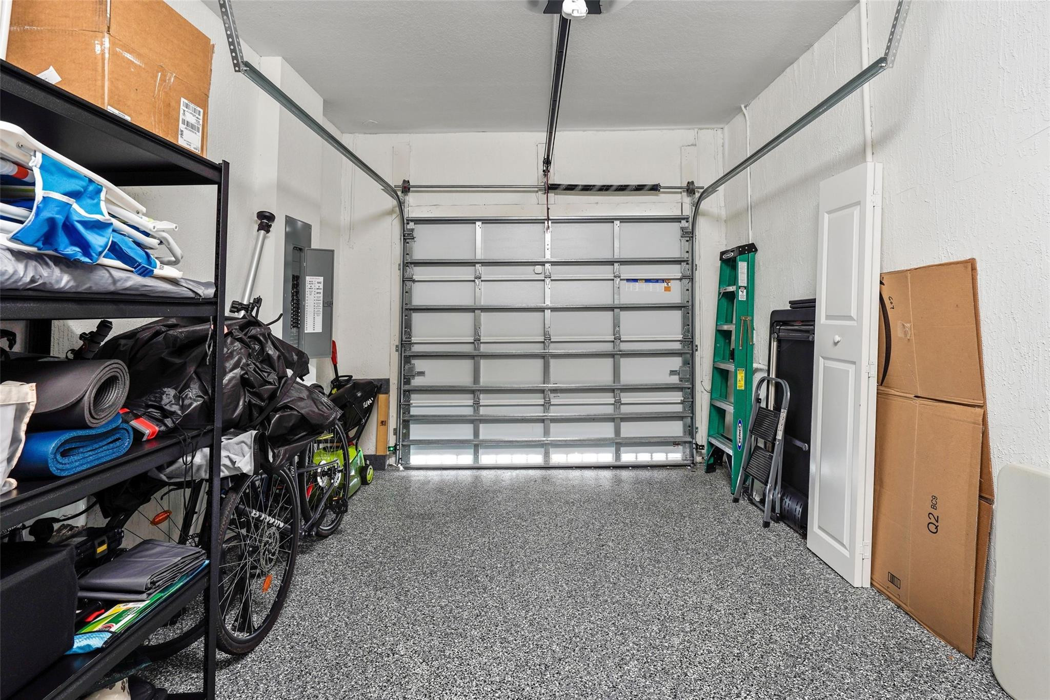 VISTA LAGO - Residential