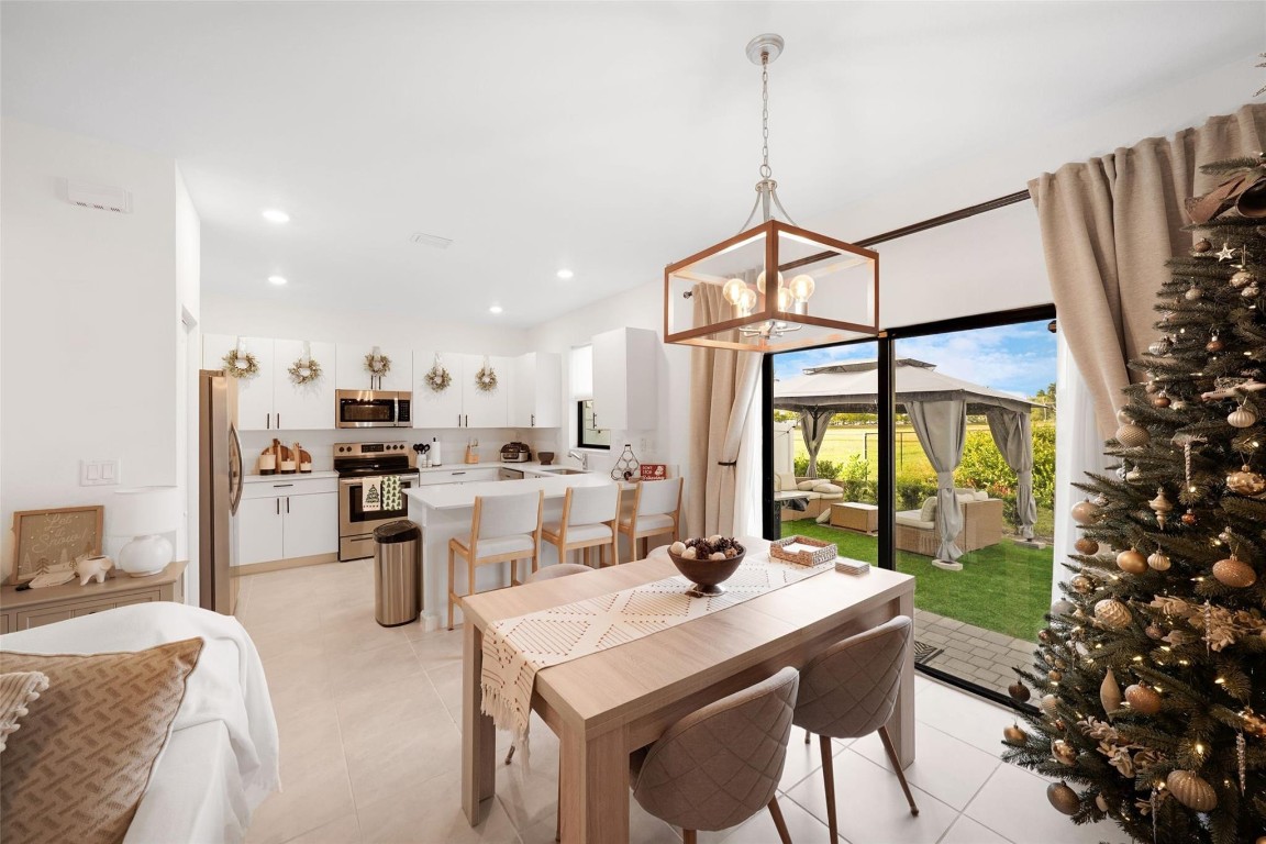 VISTA LAGO - Residential