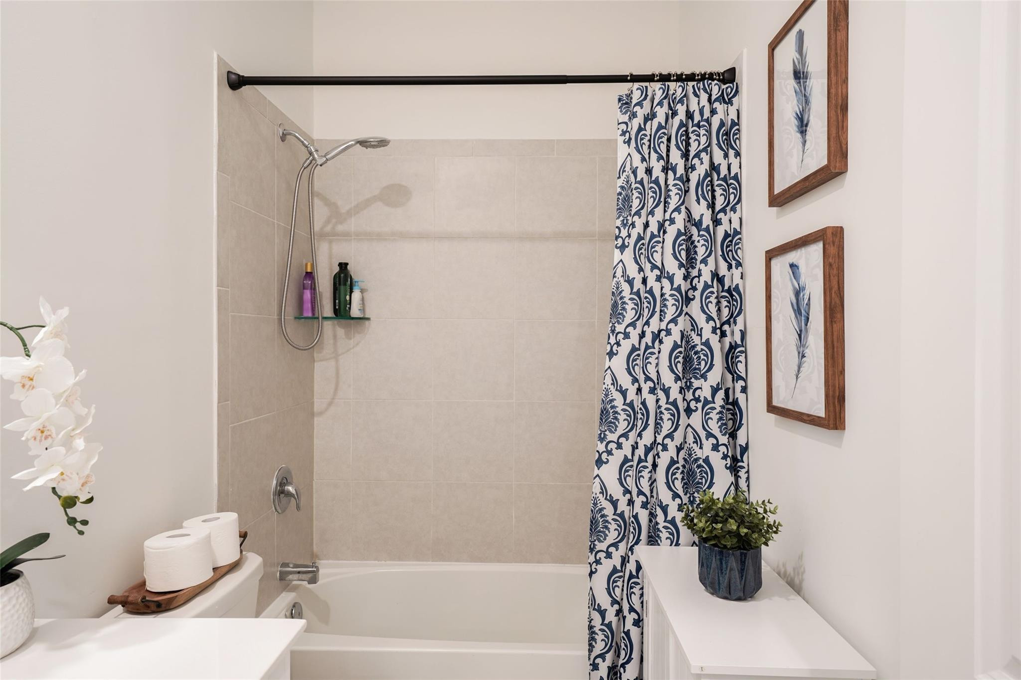 VISTA LAGO - Residential