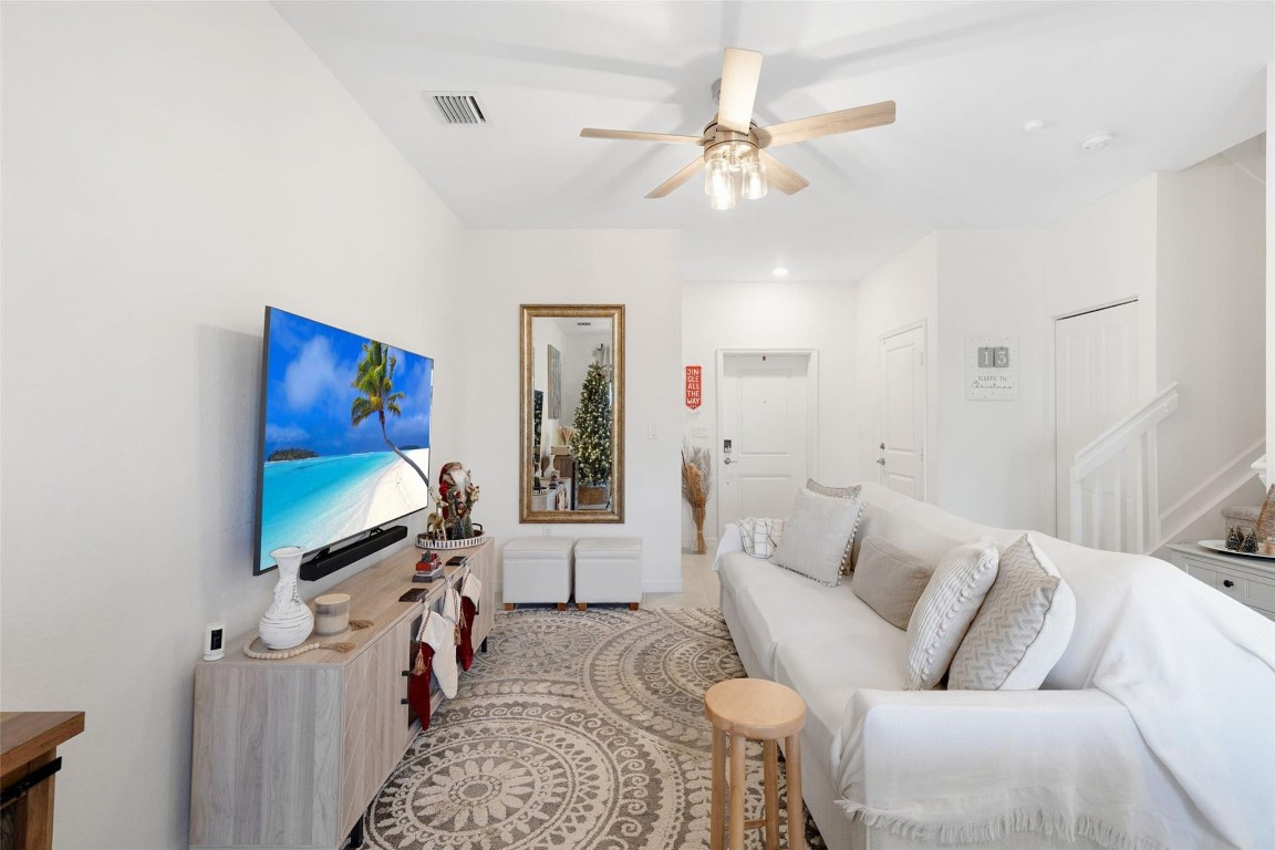 VISTA LAGO - Residential