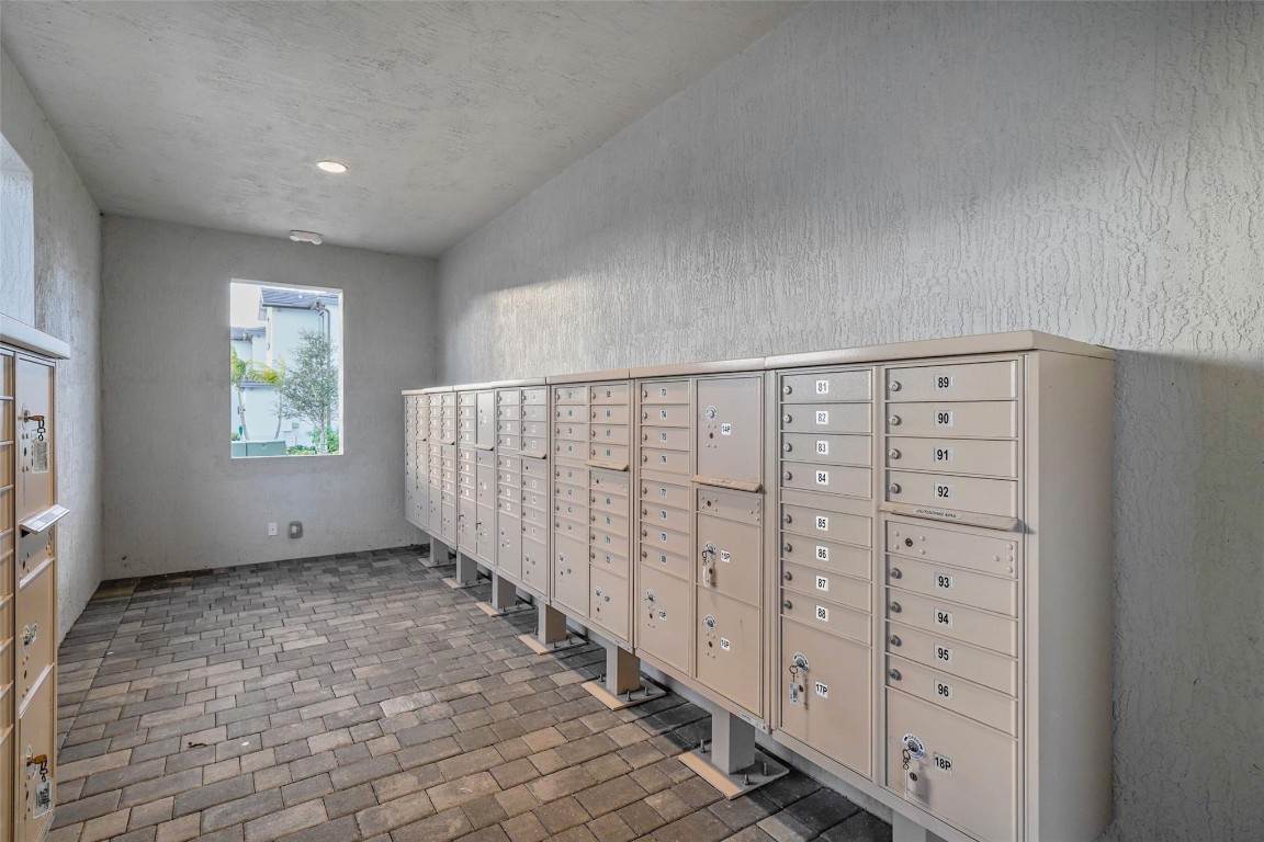 VISTA LAGO - Residential