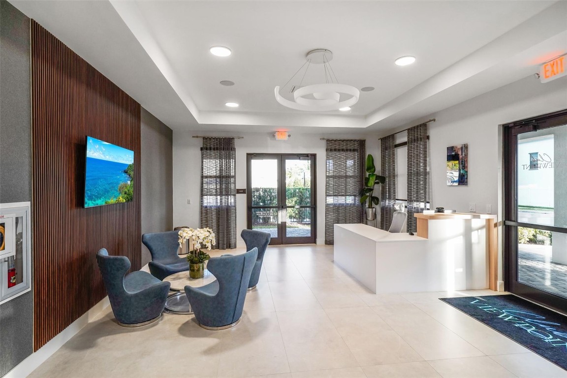 VISTA LAGO - Residential