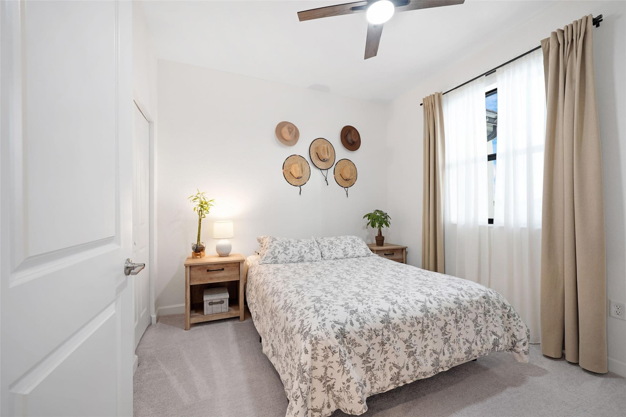 VISTA LAGO - Residential