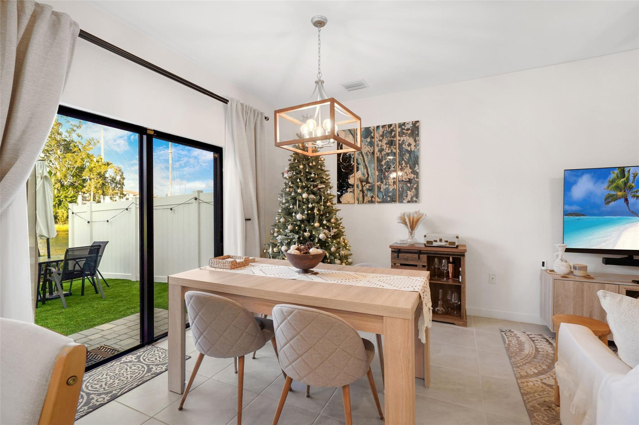 VISTA LAGO - Residential