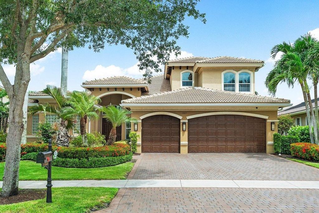Photo of 11837 Fox Hill Circle, Boynton Beach, FL 33473 (MLS # R10997857)