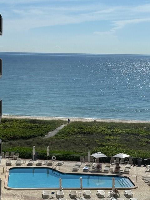Renovated (totally open kitchen) and cozy with a direct beach and ocean view. Relax in your bathtub. Pull up a stool to your triple window and enjoy the ocean views. Open your windows and enjoy the breeze. In Ocean Place, a popular pet-friendly community with resort-style amenities: heated oceanfront pool, 24/7 valet parking, front desk concierge, fitness center, billiards, sauna, social room, library and more. Annual rental offered unfurnished. In Lauderdale by the Sea with restaurants, parks, shops and a walkable Publix. Close to Ft Lauderdale and Pompano Beach. All required building projects are completed. Construction finished here, so no worries about noise. Come visit and imagine yourself living in your piece of Paradise.