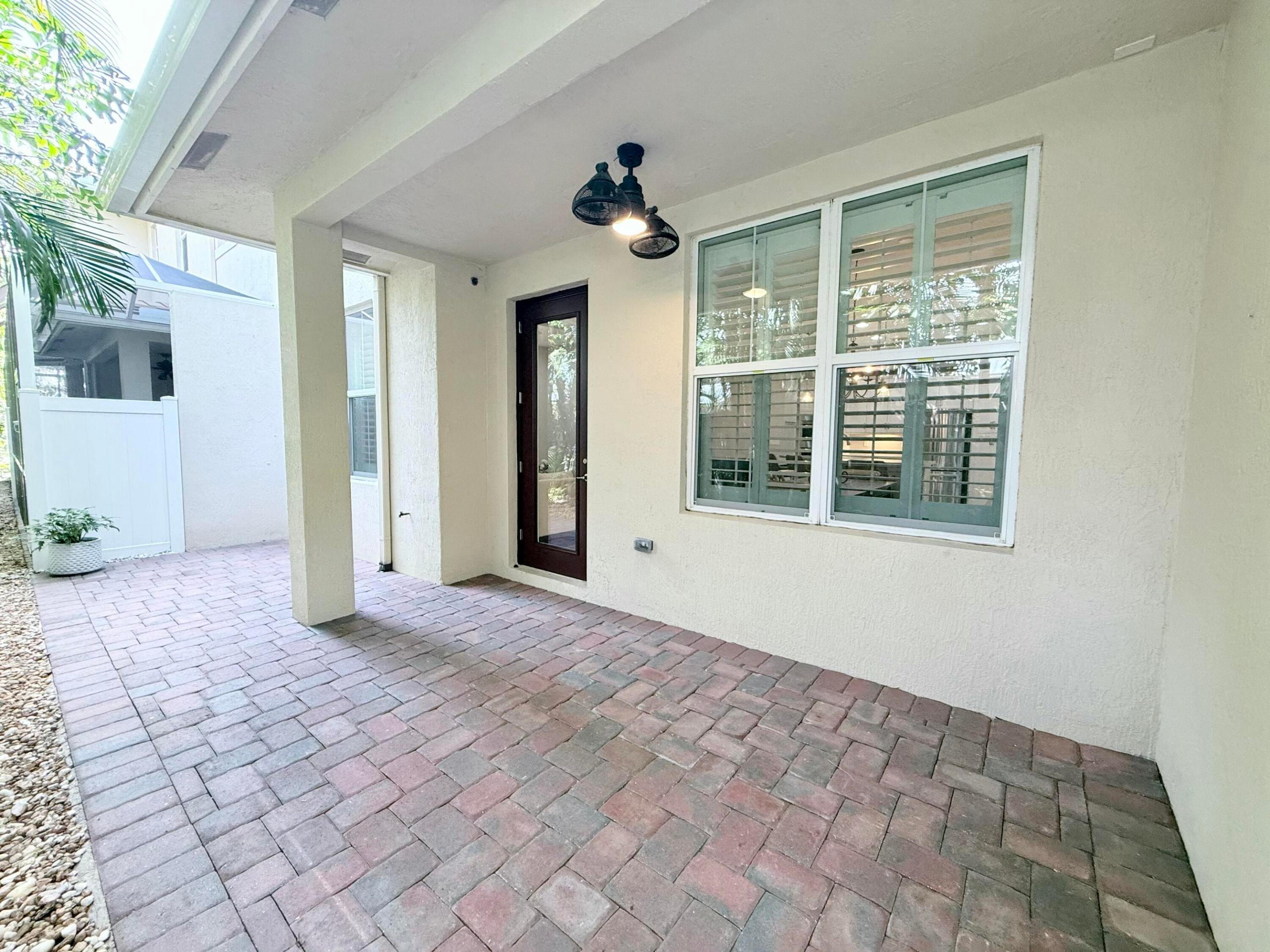 HAMPTON COVE CONDO - Residential Lease