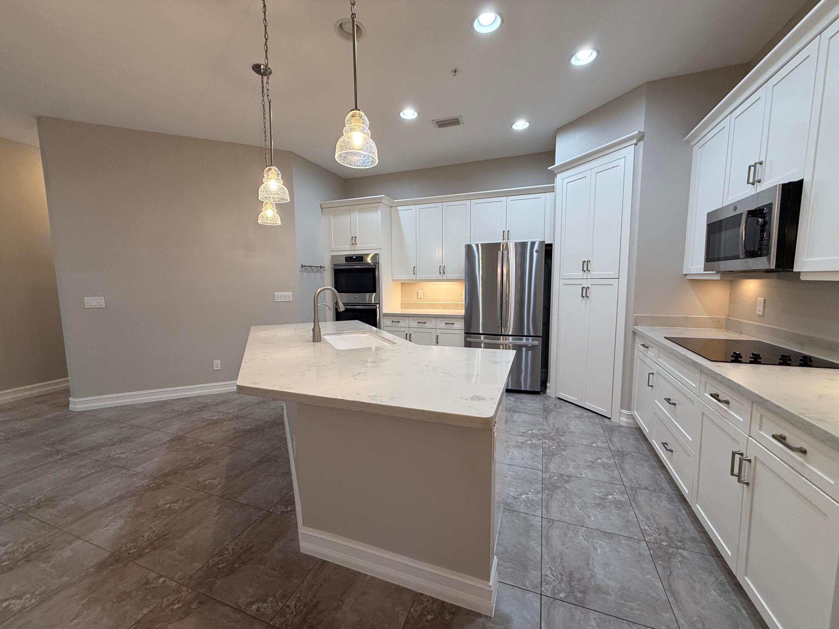 HAMPTON COVE CONDO - Residential Lease