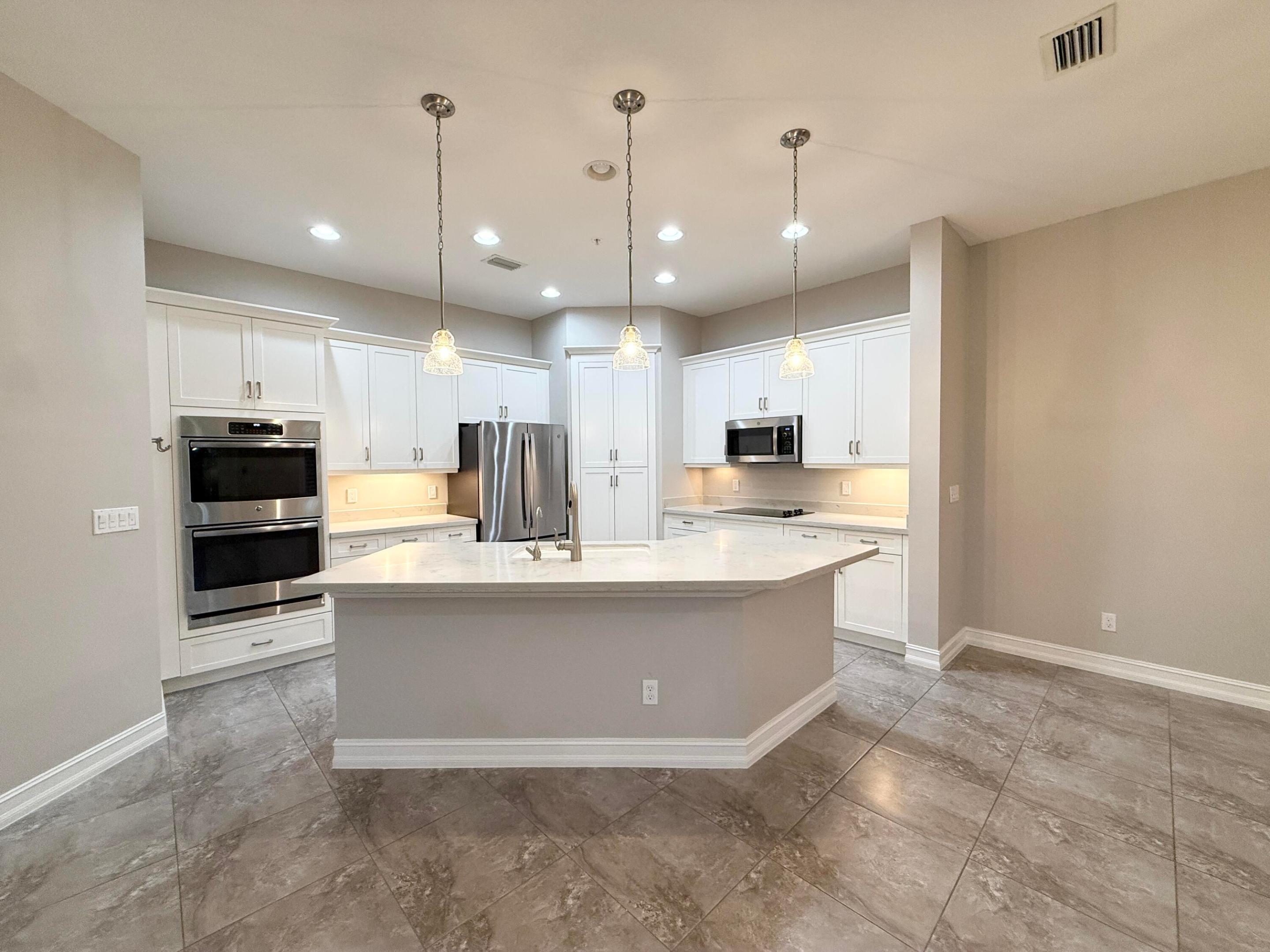 HAMPTON COVE CONDO - Residential Lease