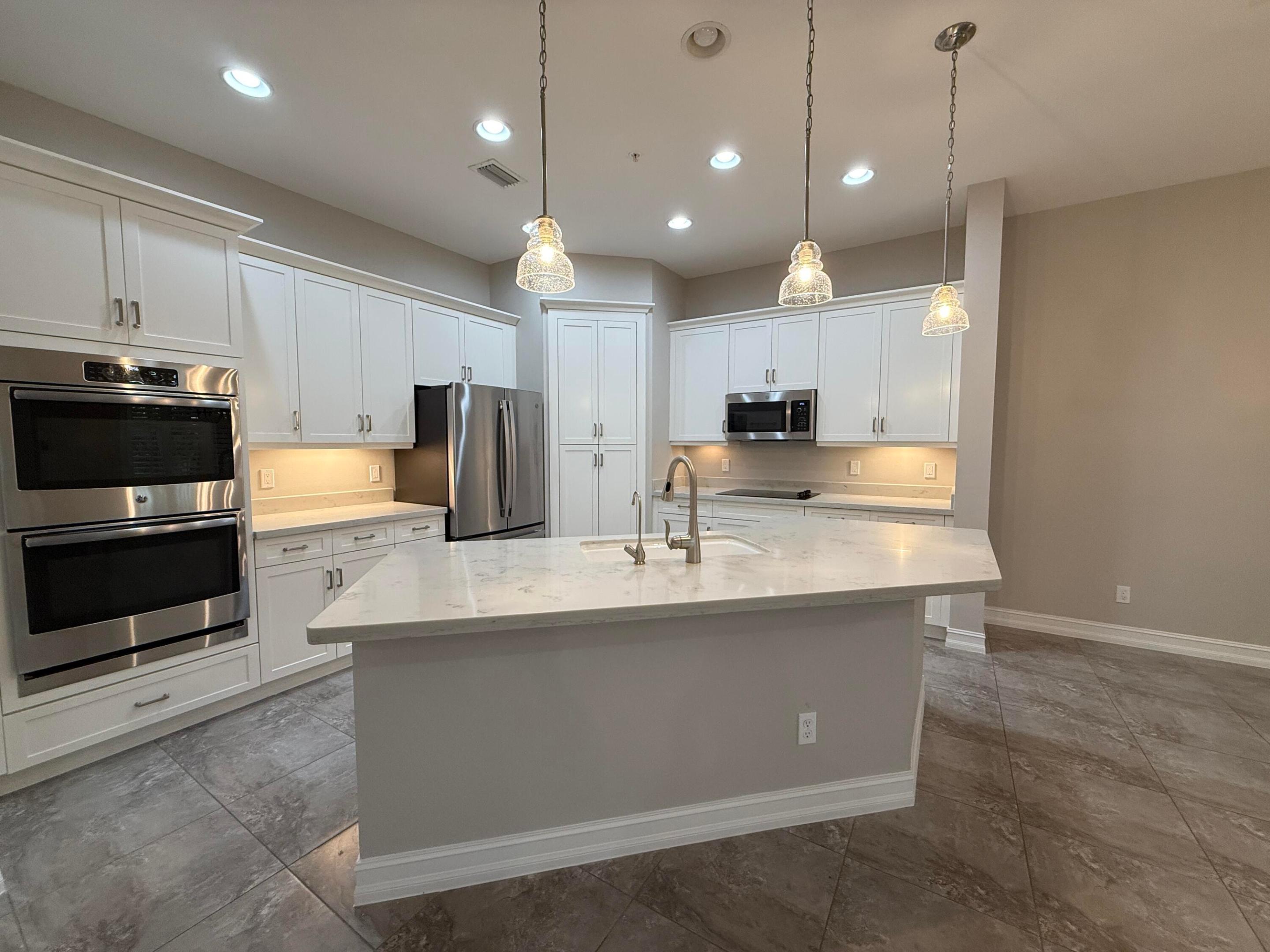 HAMPTON COVE CONDO - Residential Lease