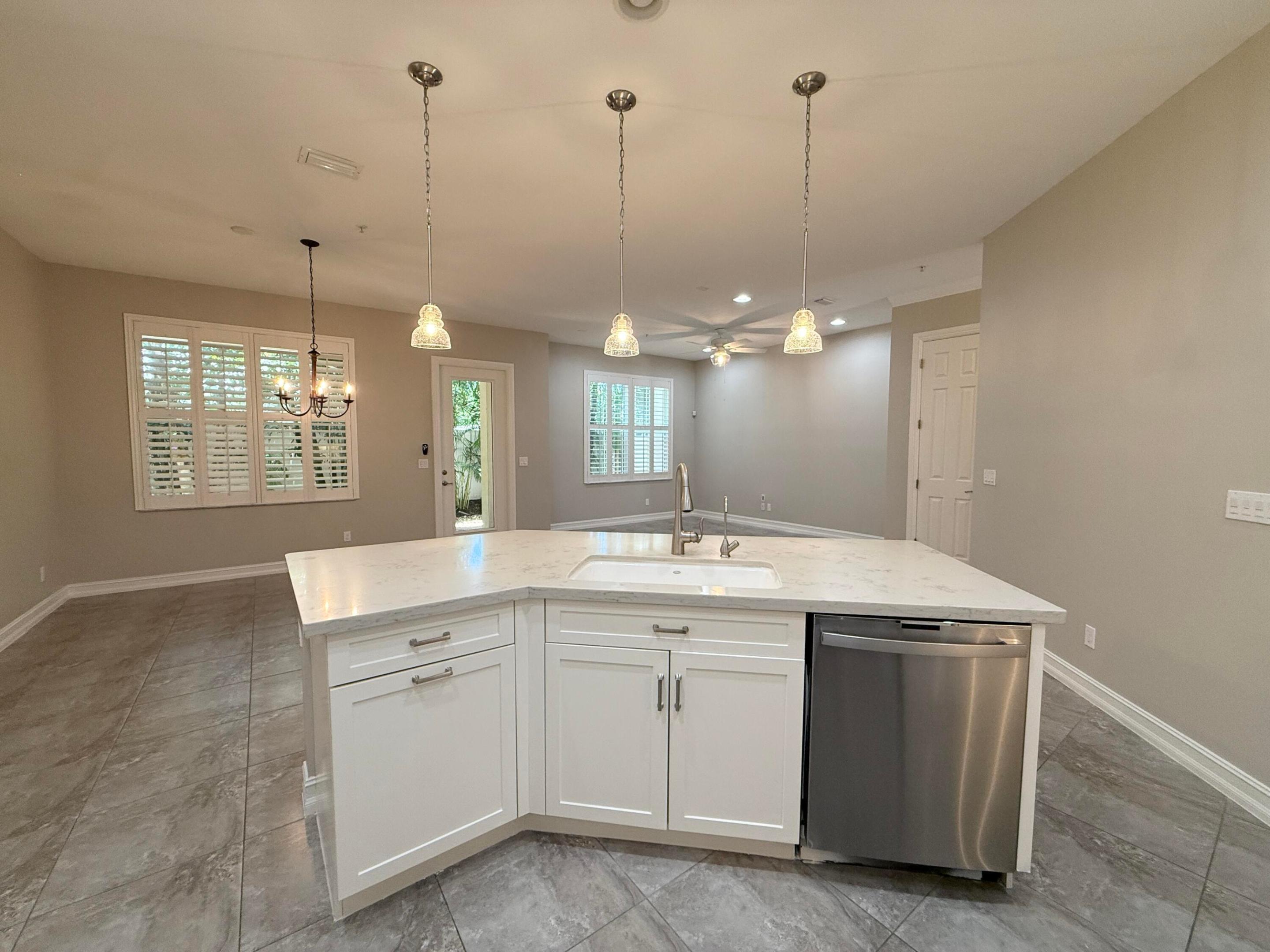 HAMPTON COVE CONDO - Residential Lease