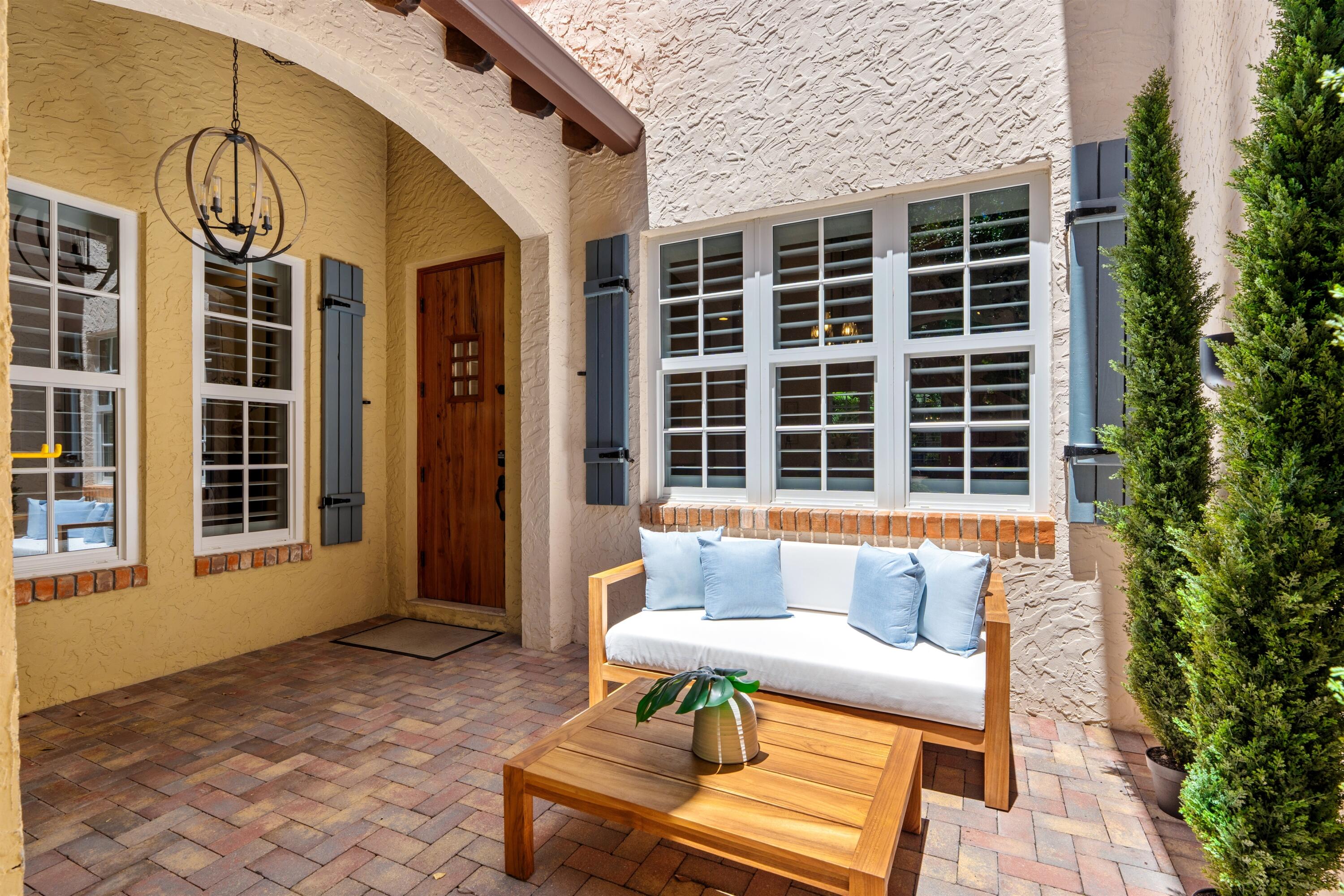 1027 Coralina Lane