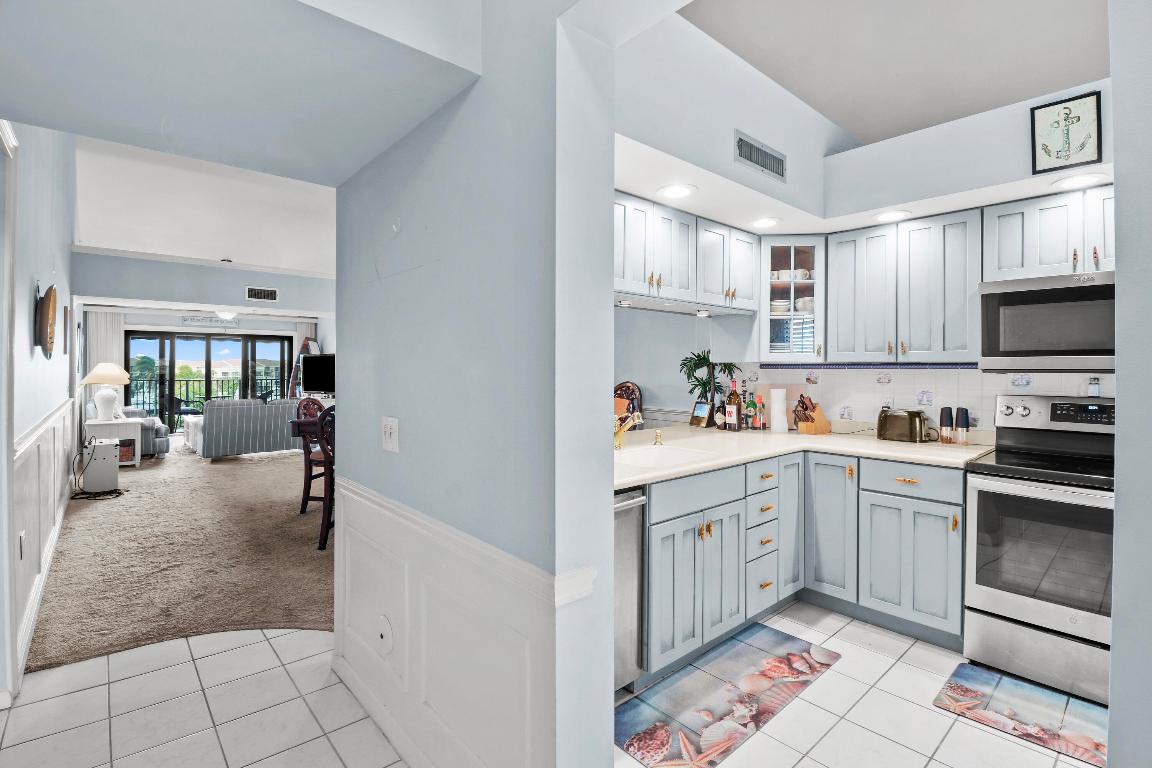 901 Seafarer Circle 503