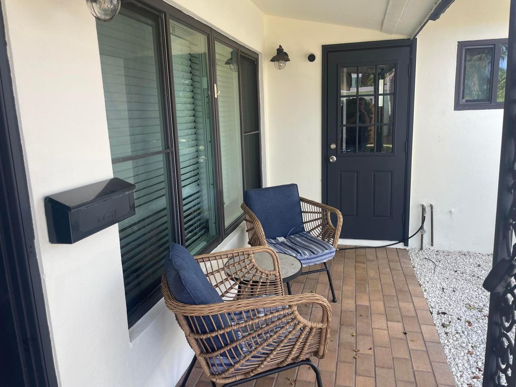 Photo of 2620 NE 19th Street, Pompano Beach, FL 33062 (MLS # B26002303)