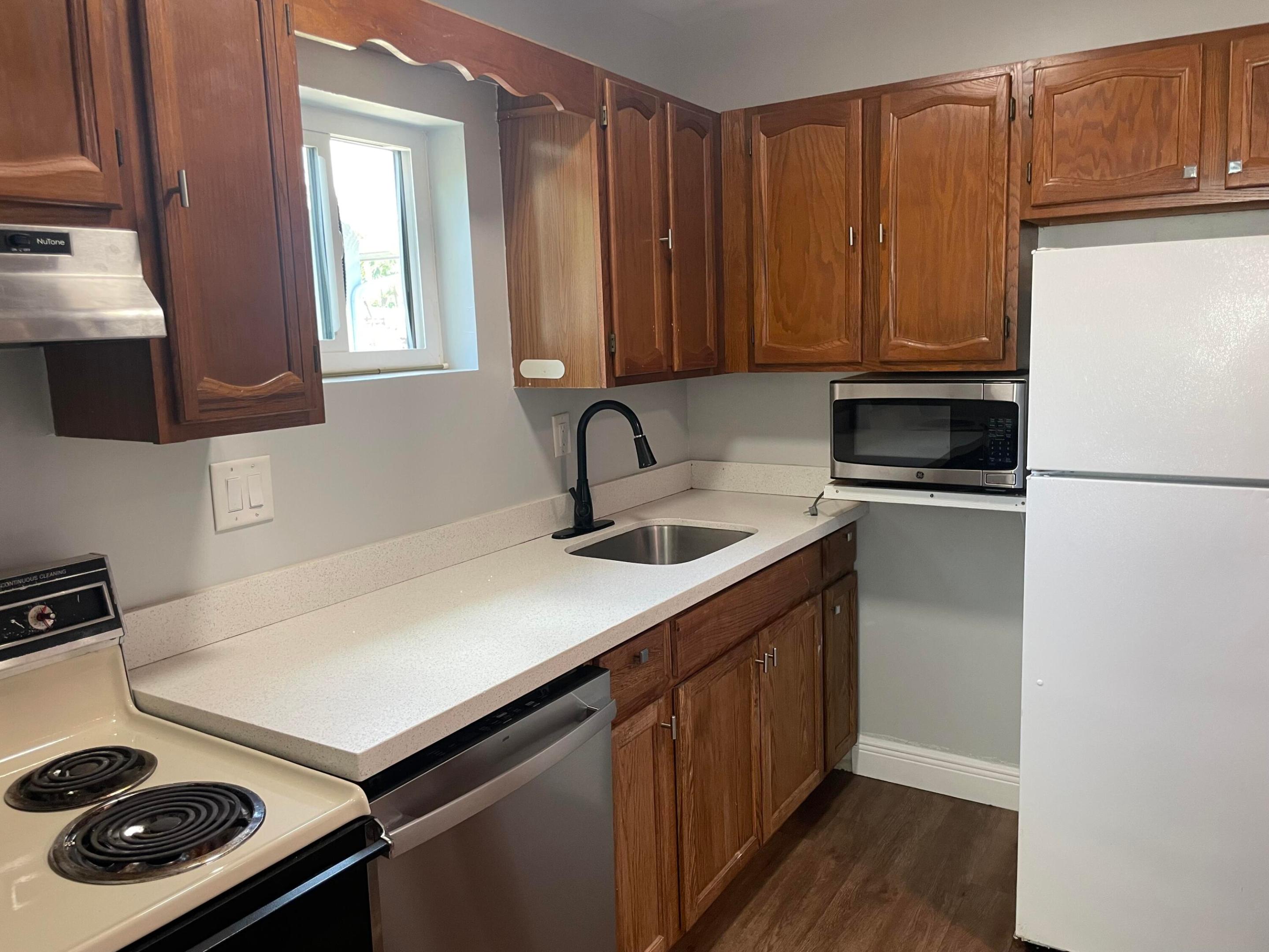 CONNOR ESTATES - Residential Lease