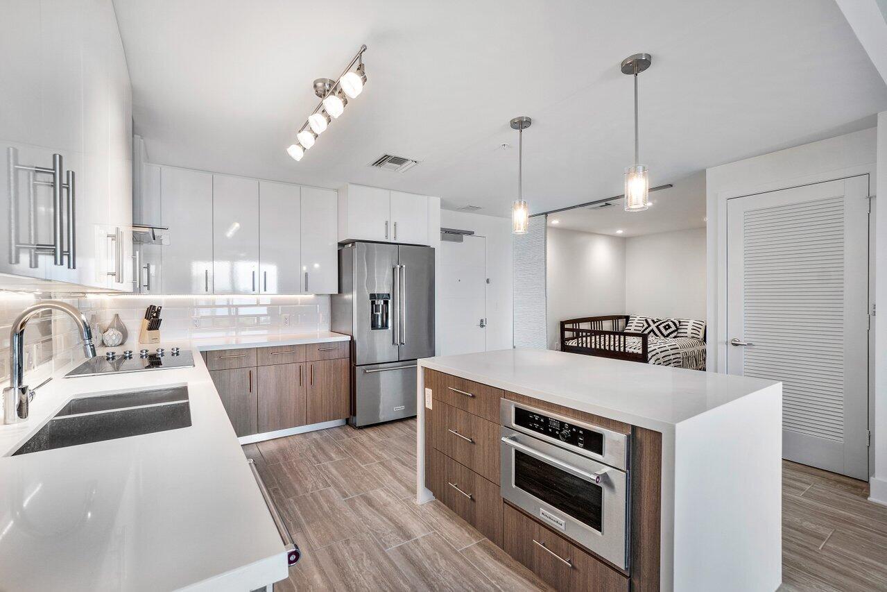 236 SE Fifth Avenue 303