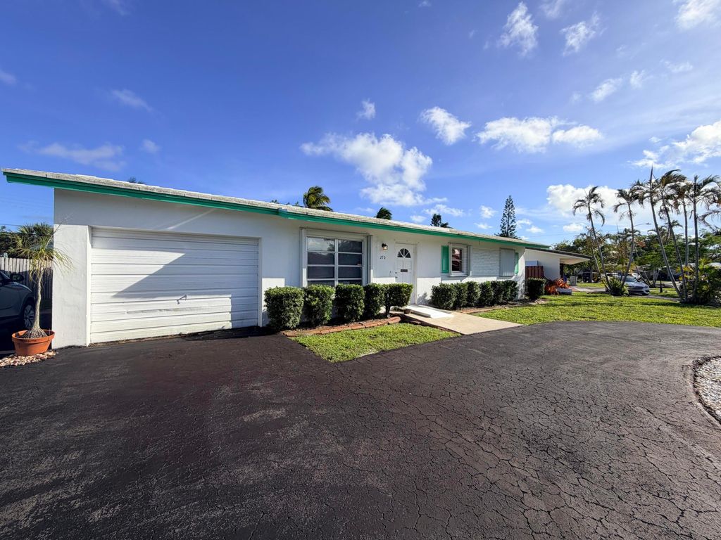 Photo of 270 SE 6th Street, Pompano Beach, FL 33060 (MLS # B26031724)
