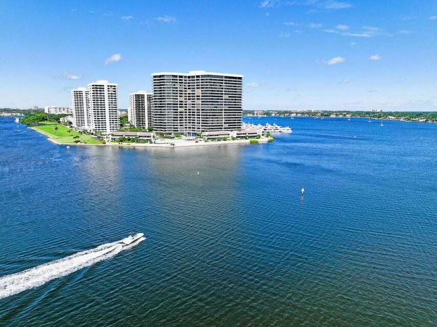 OLD PORT COVE LAKE POINT - Residential