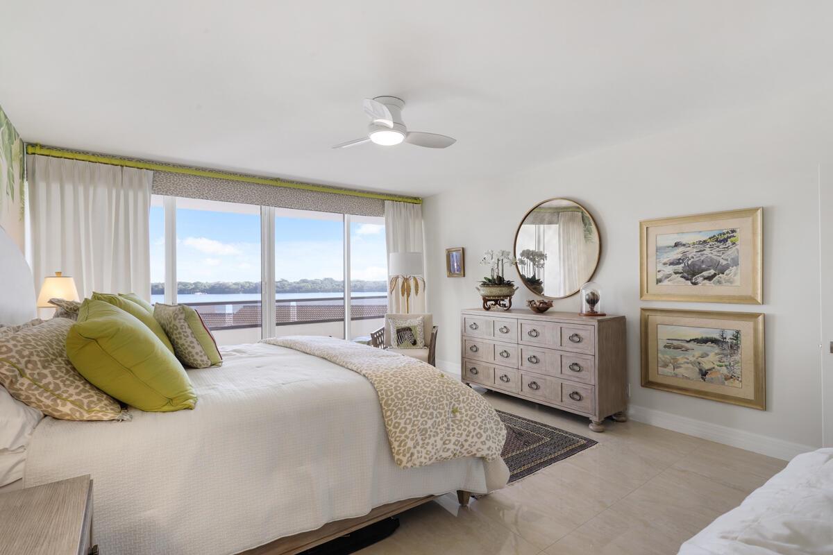 OLD PORT COVE LAKE POINT - Residential