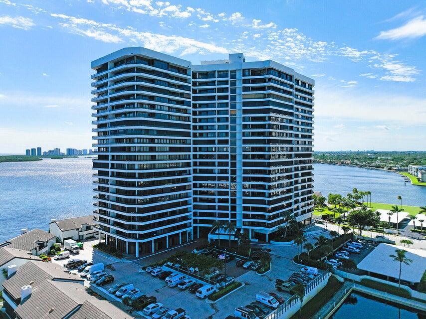 OLD PORT COVE LAKE POINT - Residential