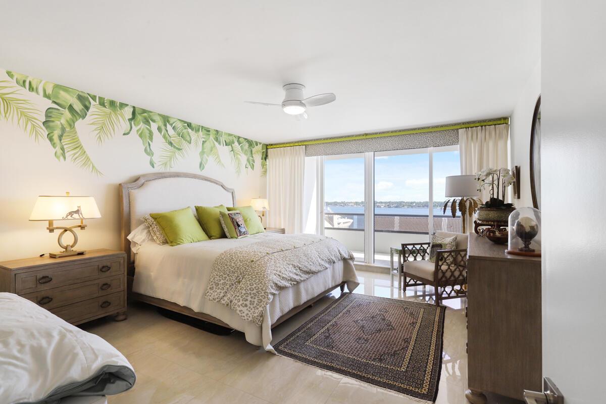OLD PORT COVE LAKE POINT - Residential