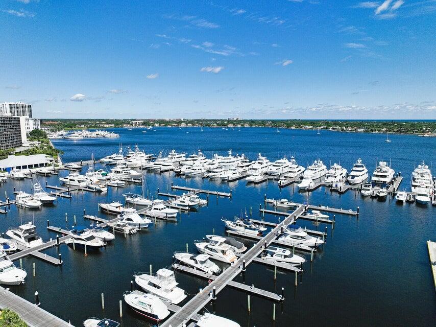 OLD PORT COVE LAKE POINT - Residential