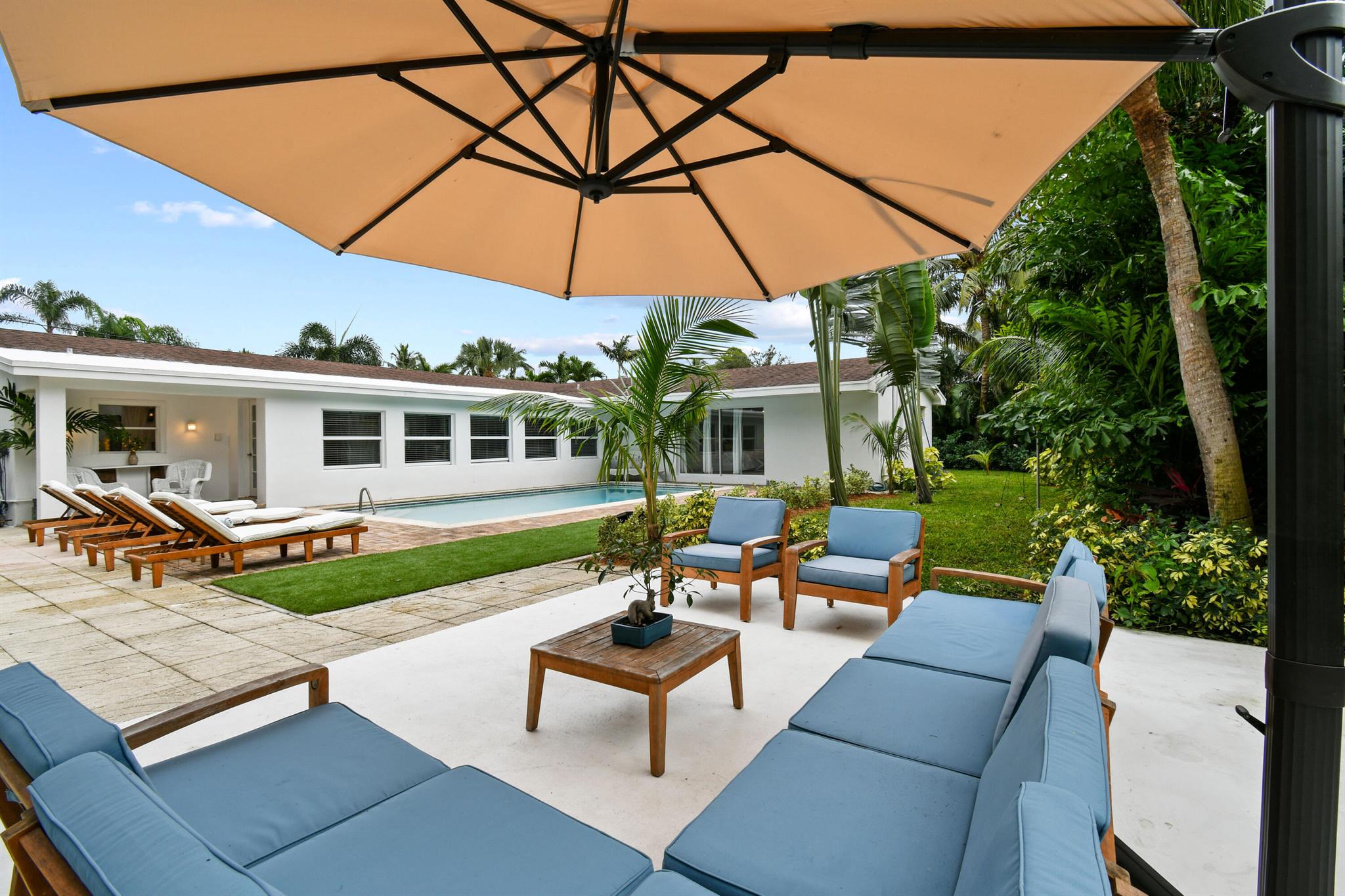 LAKE CLARKE WEST PL 3 IN - Residential