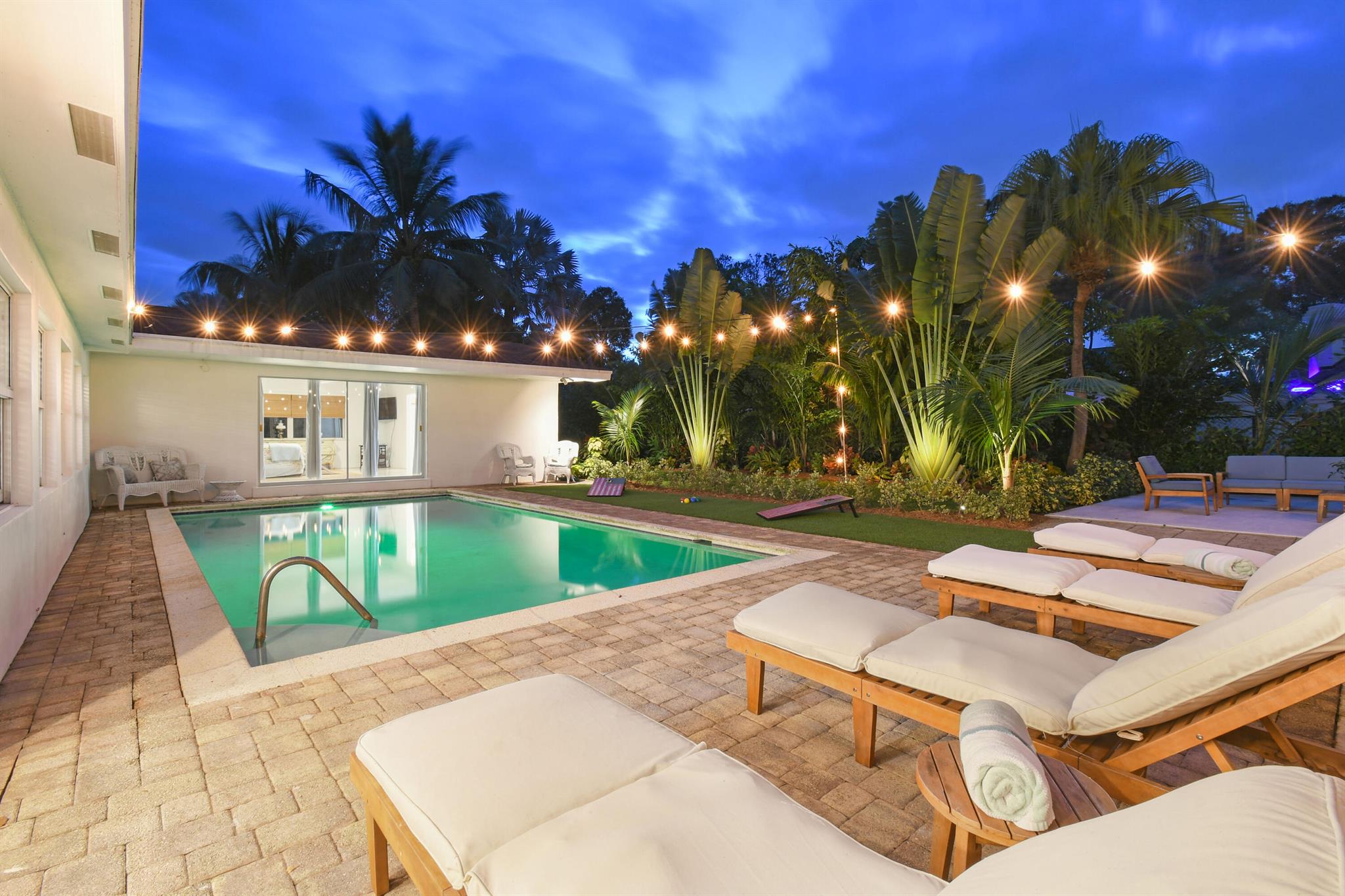 LAKE CLARKE WEST PL 3 IN - Residential