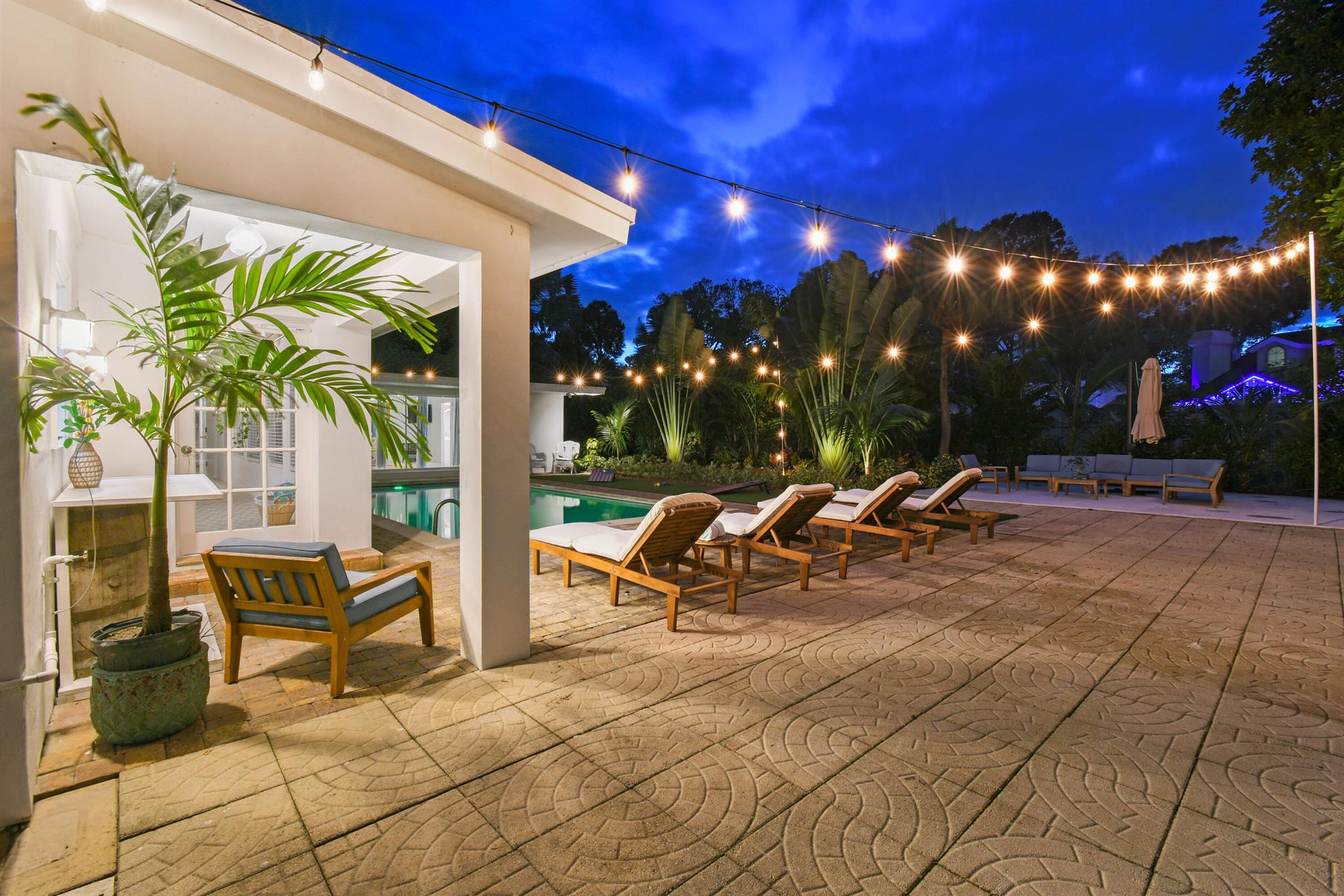 LAKE CLARKE WEST PL 3 IN - Residential