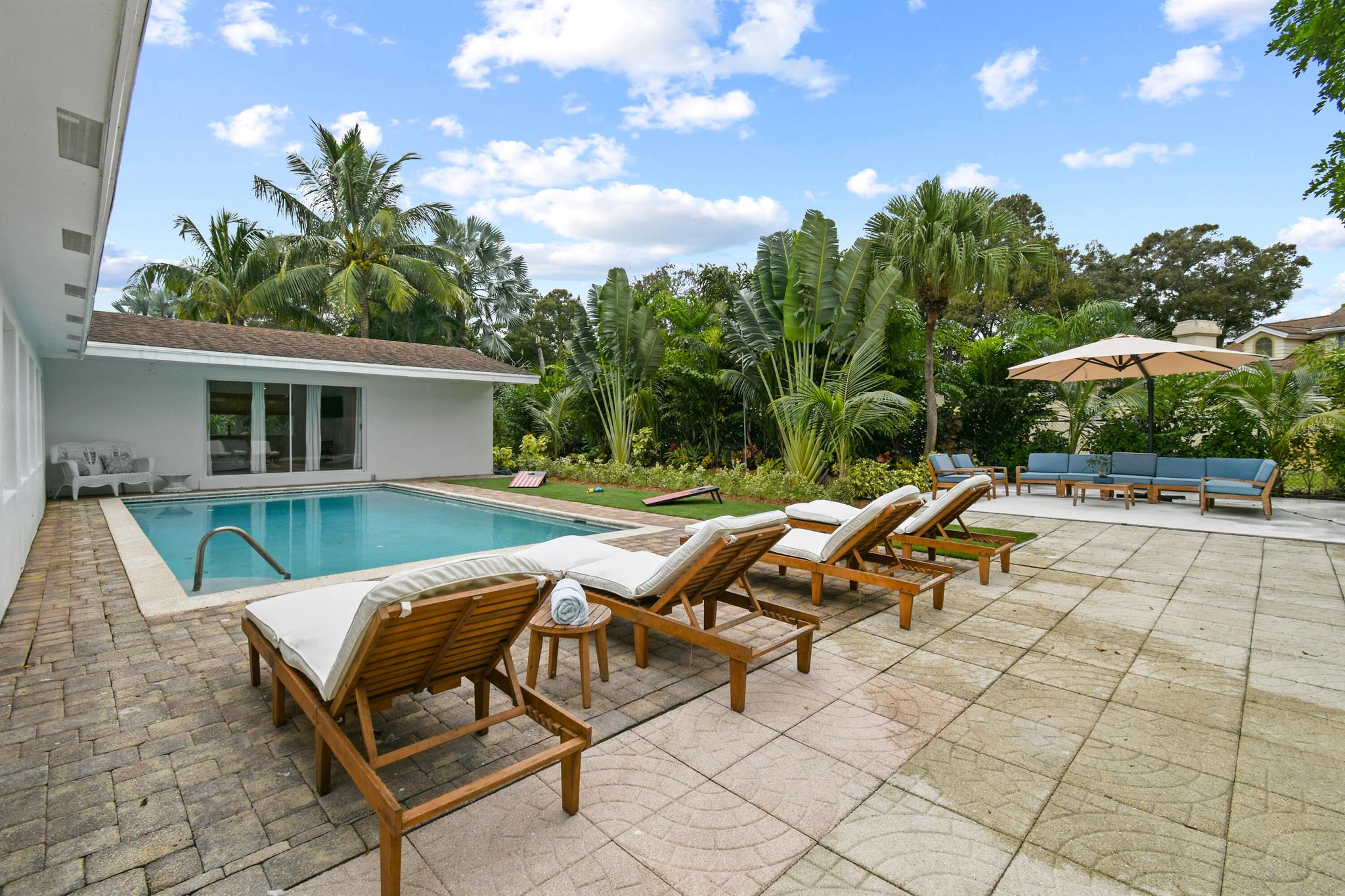 LAKE CLARKE WEST PL 3 IN - Residential