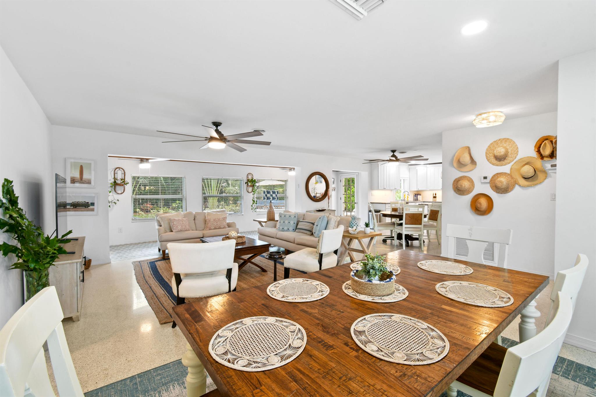 LAKE CLARKE WEST PL 3 IN - Residential