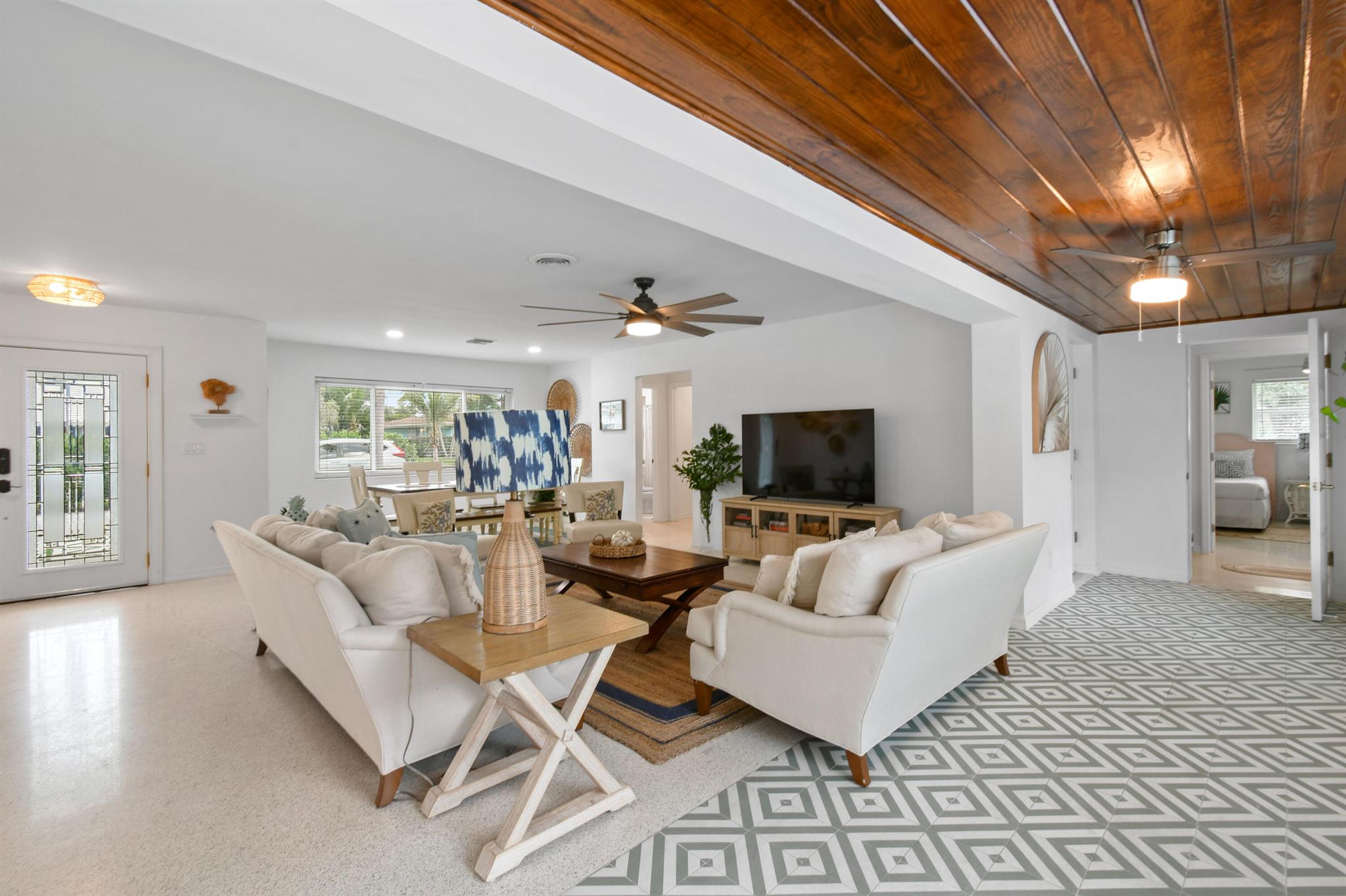 LAKE CLARKE WEST PL 3 IN - Residential