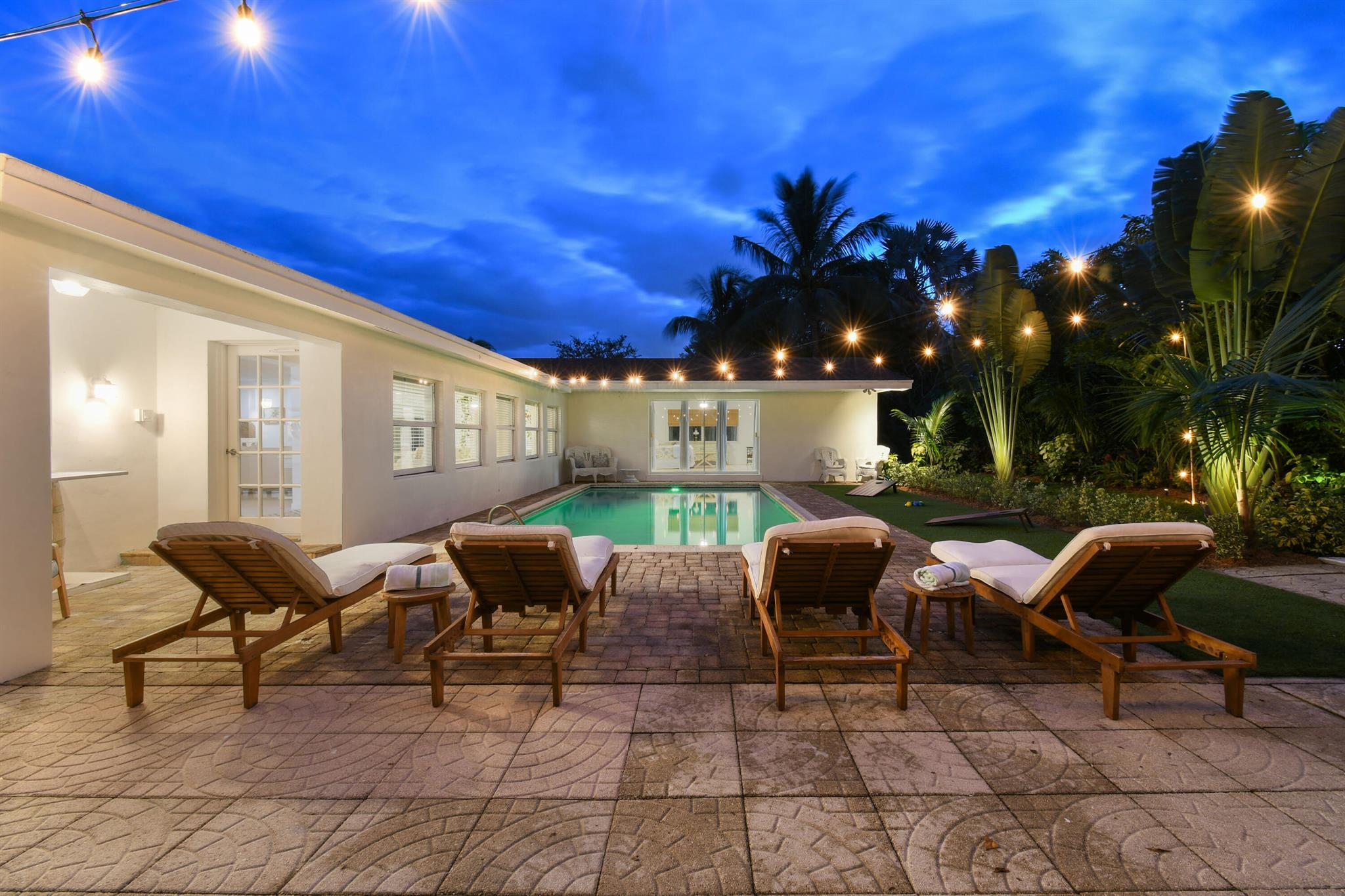 LAKE CLARKE WEST PL 3 IN - Residential