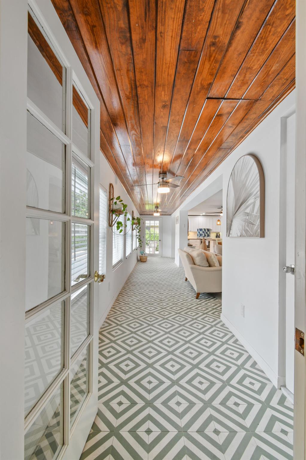 LAKE CLARKE WEST PL 3 IN - Residential