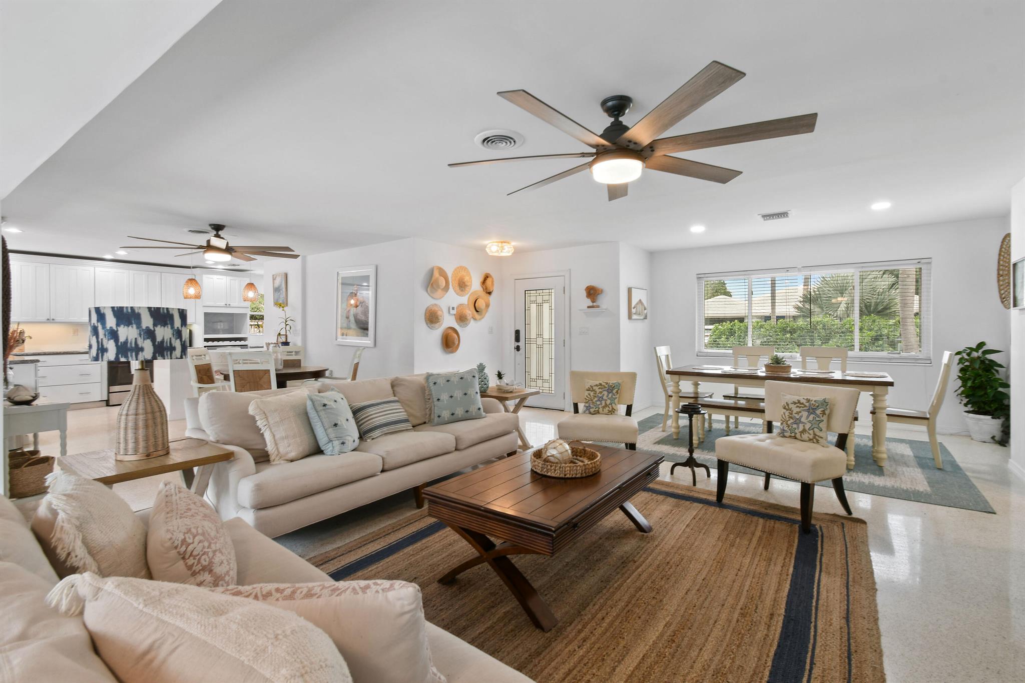 8045 W Lake Drive, Lake Clarke Shores, FL, 33406/$899,000 4 8045 W Lake Drive