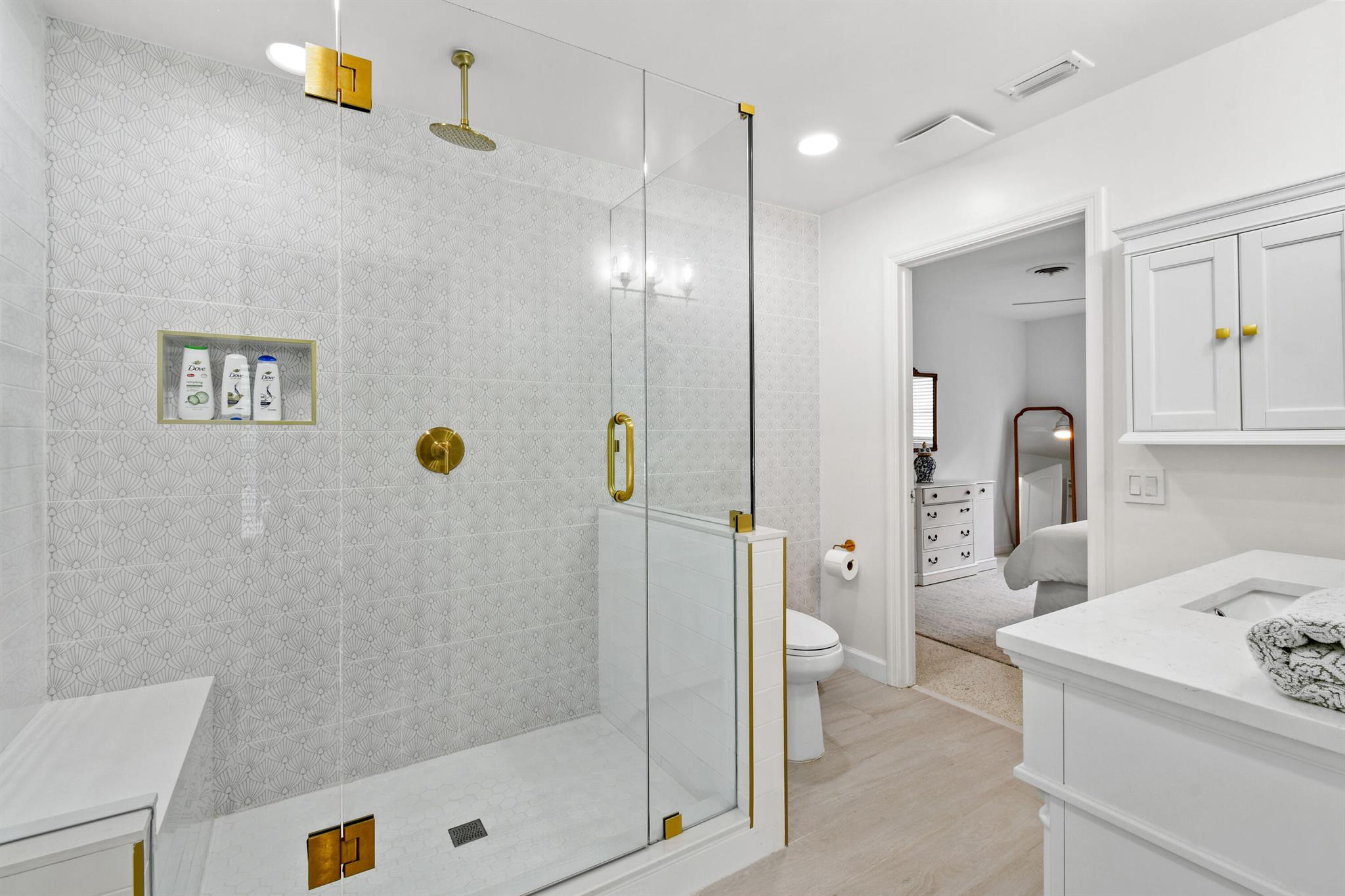 LAKE CLARKE WEST PL 3 IN - Residential